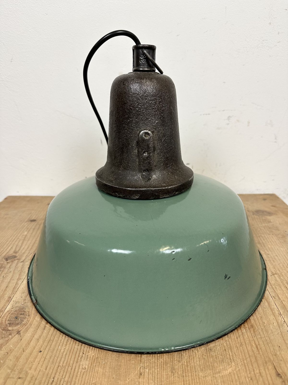 photo furniture Industrial Green Enamel Factory Lamp With Cast Iron Top, 1960s