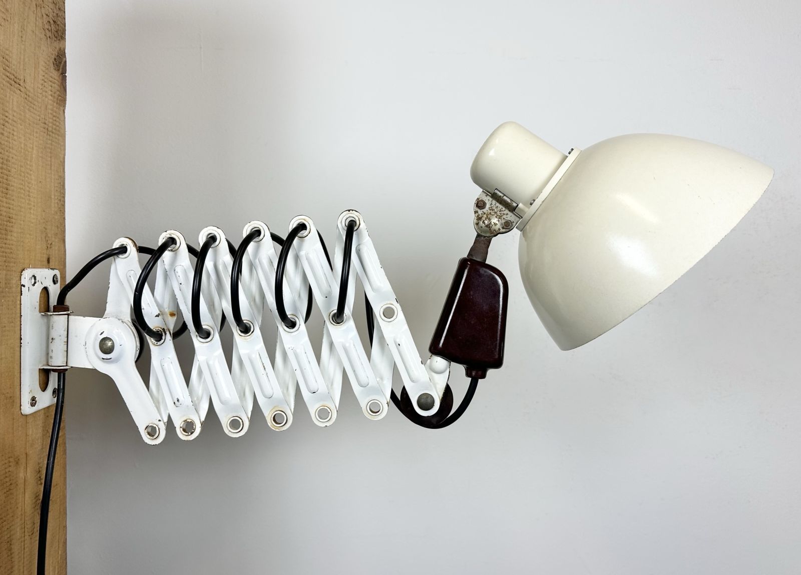 photo furniture Industrial East German Scissor Lamp From Veb Zweckleuchtenbau Dresden, 1950s