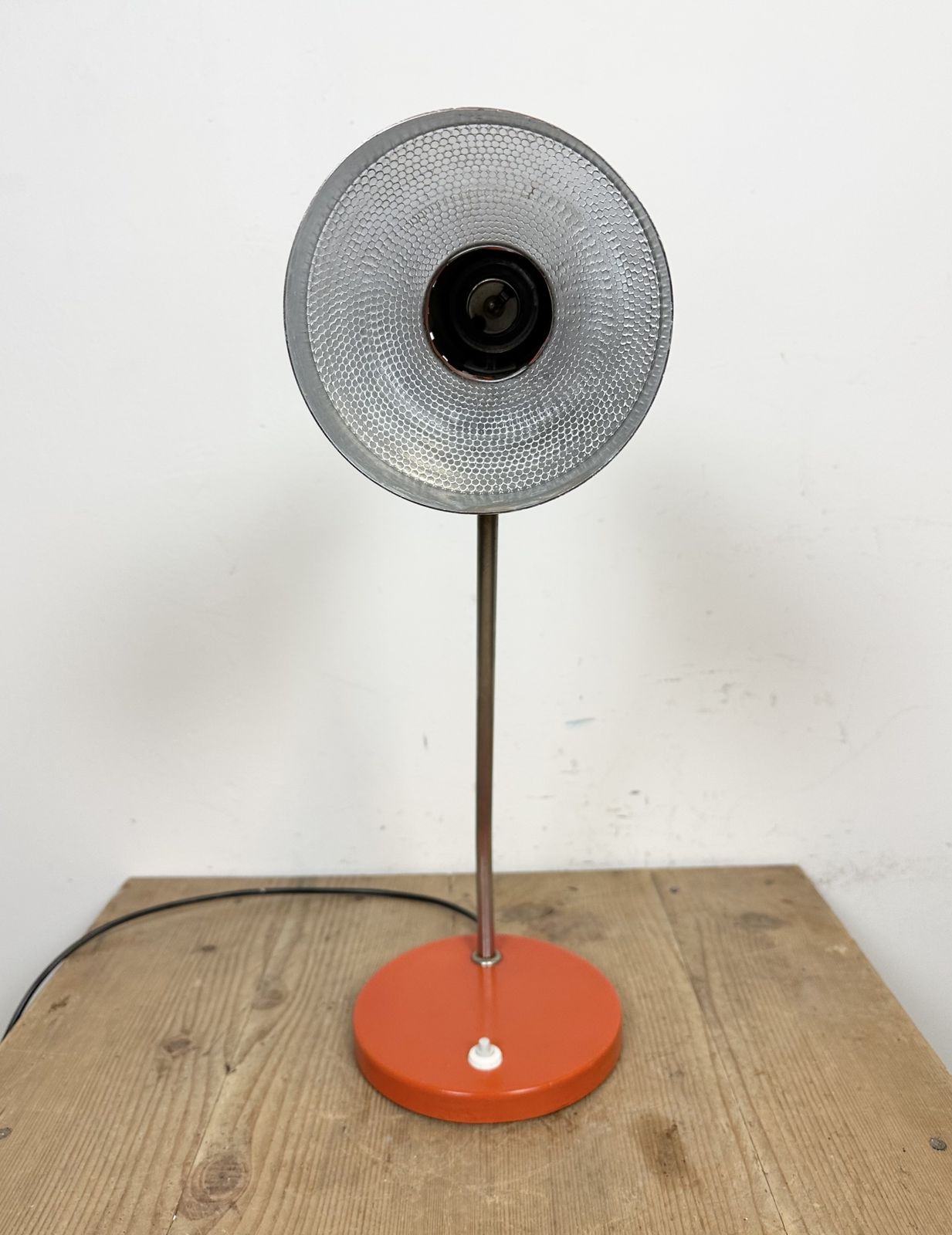 photo vintage Vintage Orange East German Table Lamp From Aka Leuchten, 1970s