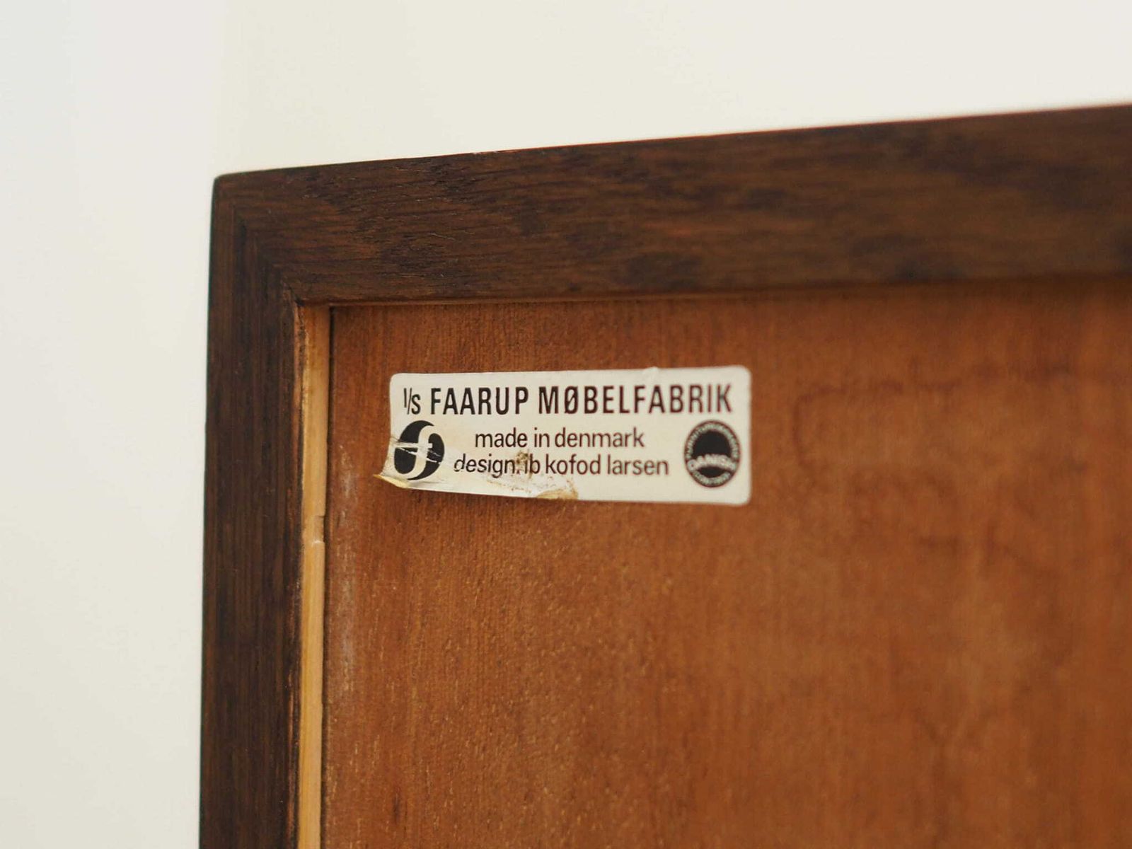 photo vintage Eiken Dressoir, Deens Design, Jaren 1970, Ontwerper: Ib Kofod Larsen, Fabrikant: Faarup Møbelfabrik