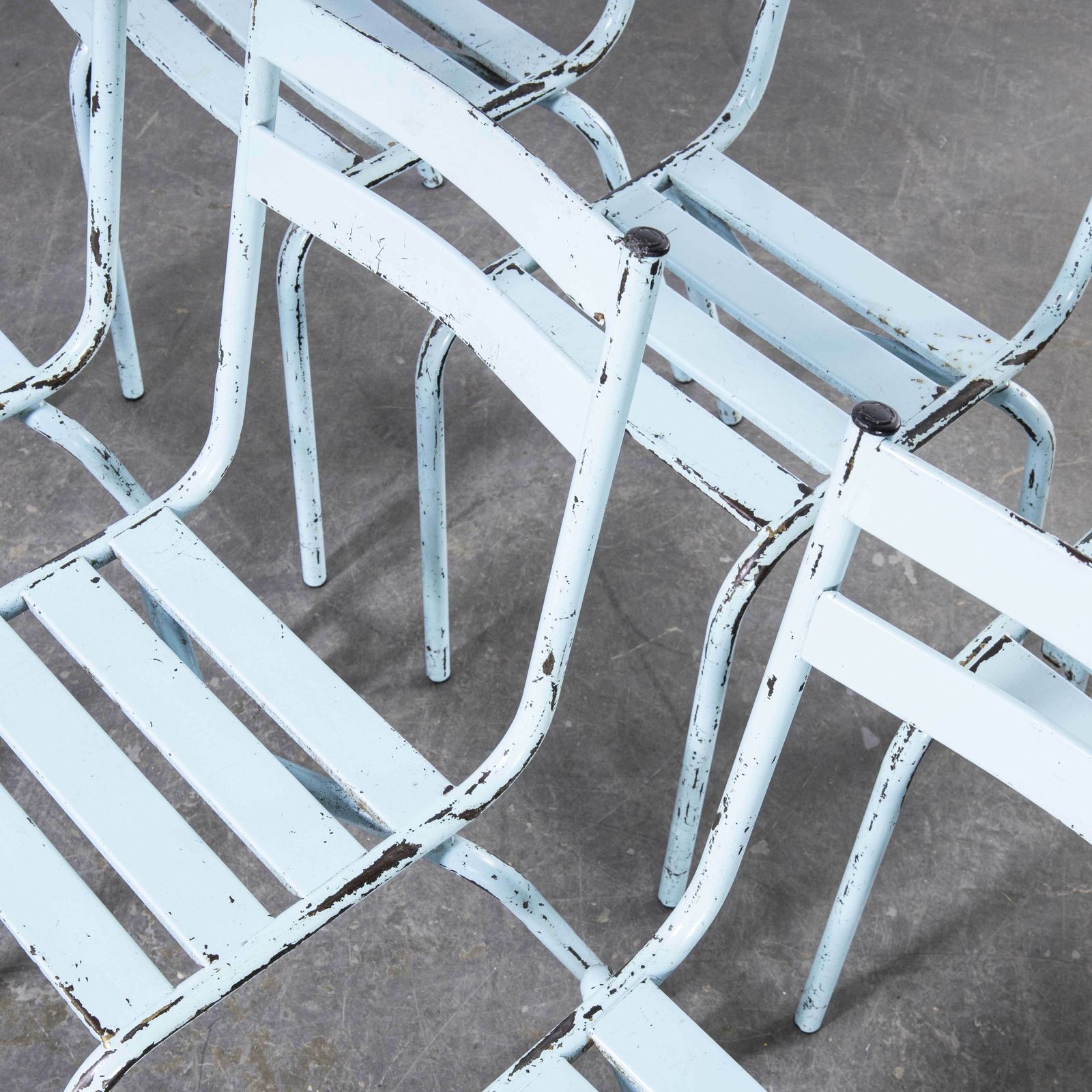 1950’s French Artprog Sky Blue Metal Stacking Outdoor Chairs \ photo vinterior