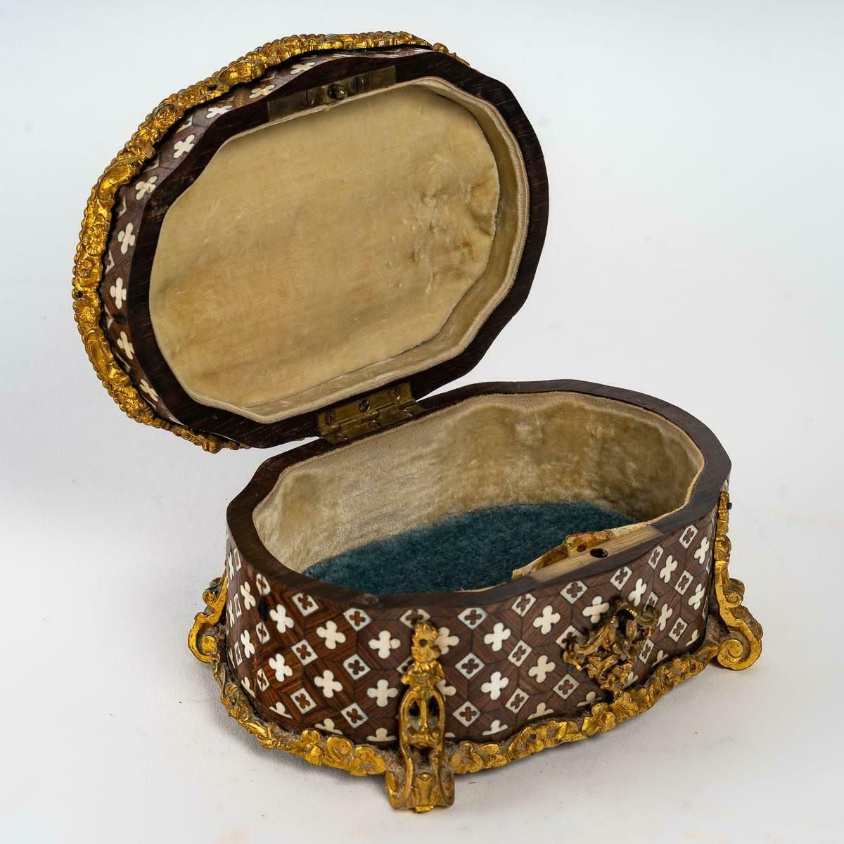 Jewelry Box In Marquetry Of The 19th Century photo vinterior