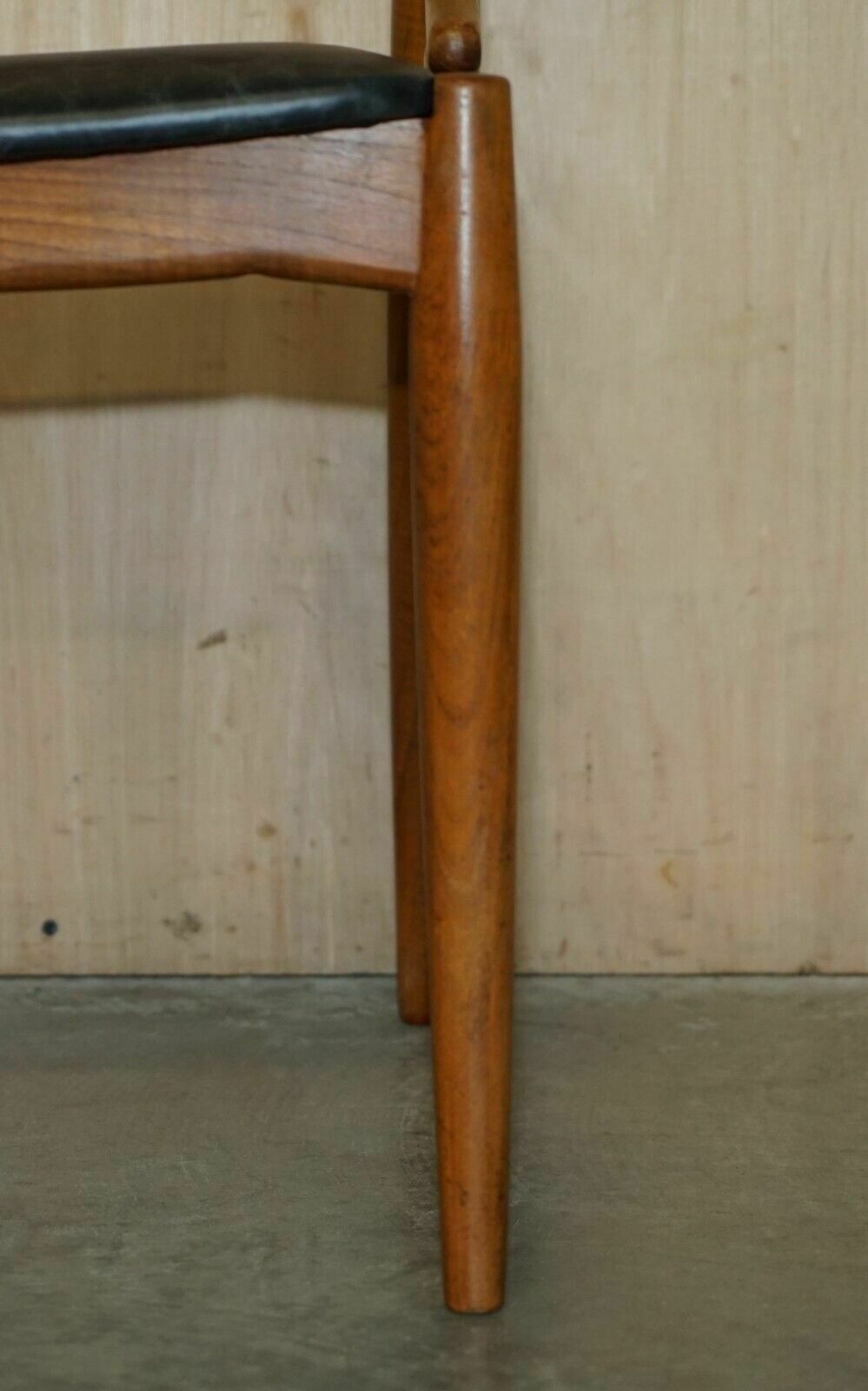 Furniture Six Fully Restored Johannes Andersen Model 16 Uldum Dining Chairs Black Leather photo