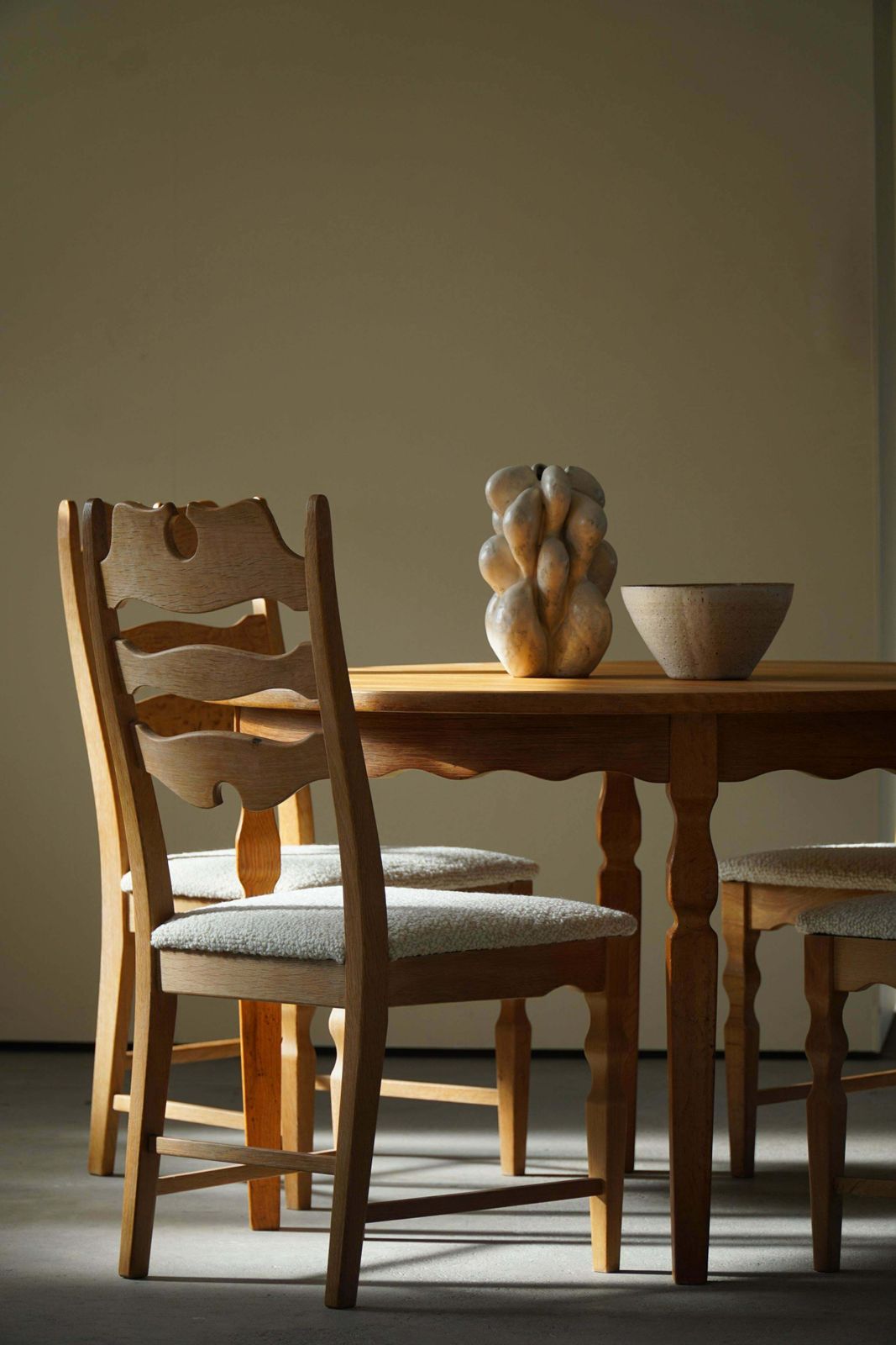 Set Of 4 Highback "Razorblade" Chairs In Oak & Bouclé, Henning Kjærnulf, 1960s photo 3782.0
