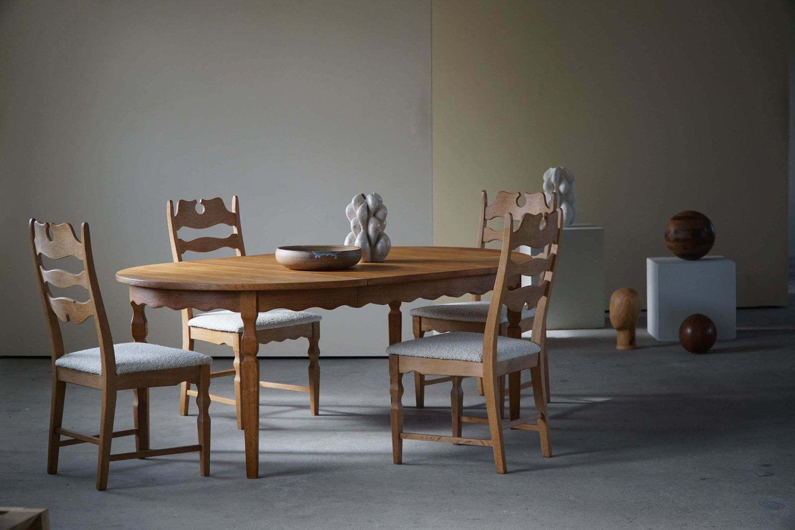Set Of 4 Highback "Razorblade" Chairs In Oak & Bouclé, Henning Kjærnulf, 1960s photo vintage