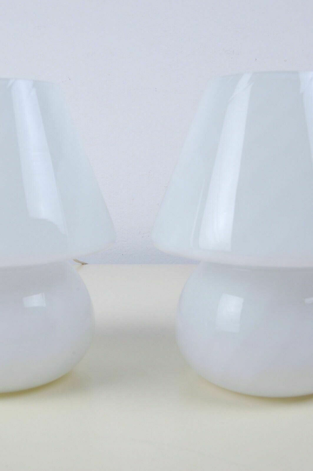 Pair Of Mushroom Table Lamps In White Murano Glass, 20 Cm, 1980s photo 380.0