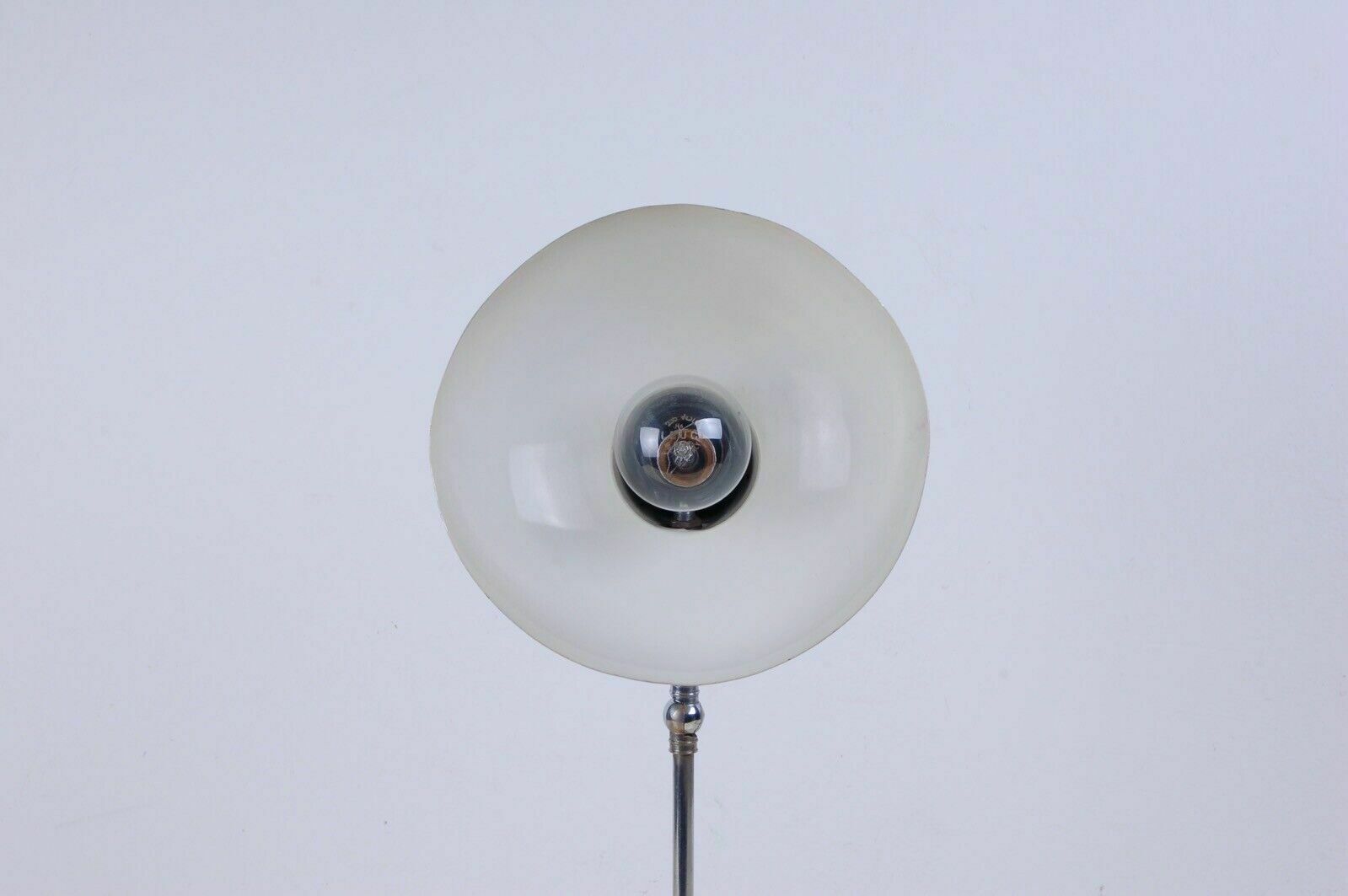 Pair Of Mushroom Table Lamps In White Murano Glass, 20 Cm, 1980s photo vintage