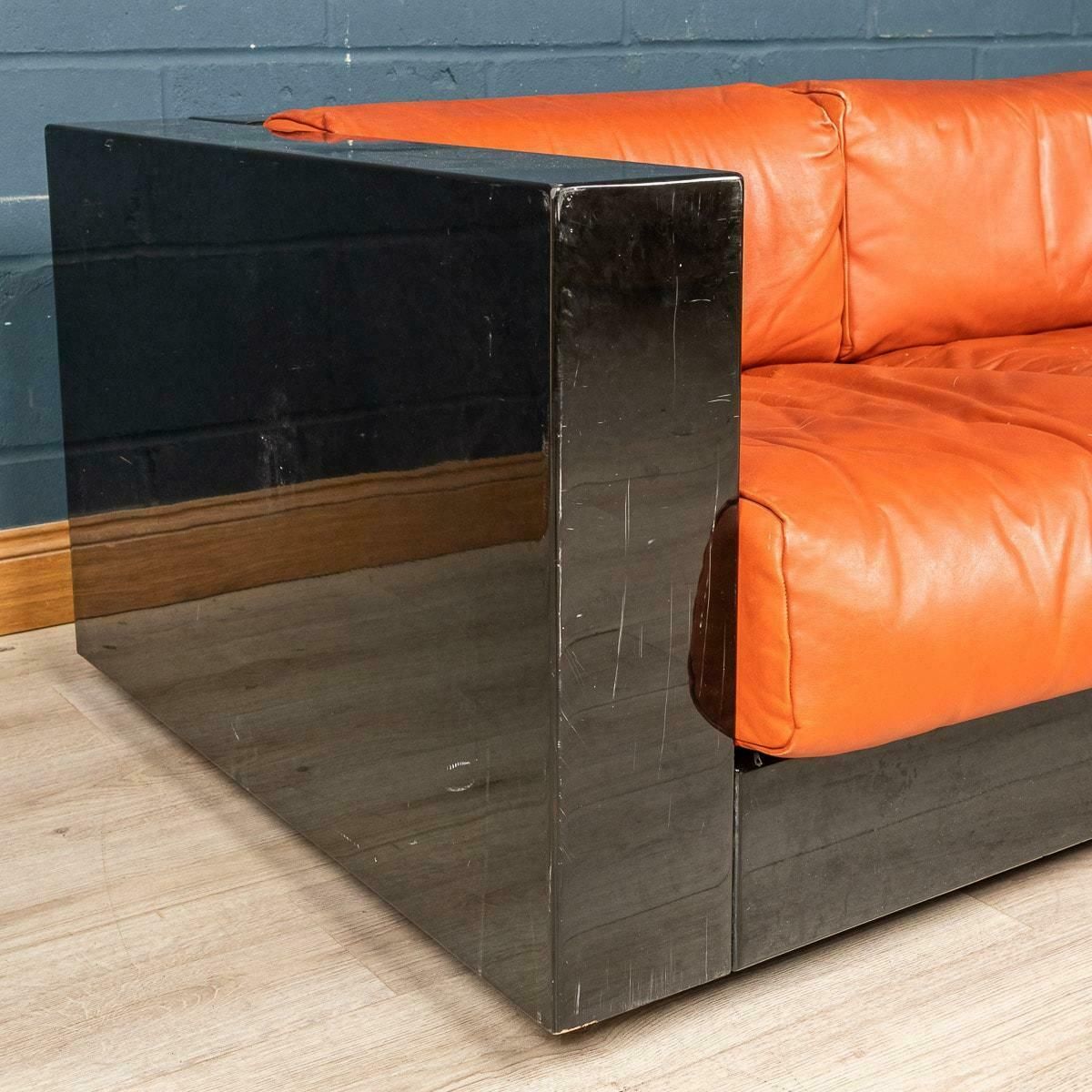 5495.0 20th Century Two Seater Sofa By Lella And Massimo Vignelli For Poltronova photo
