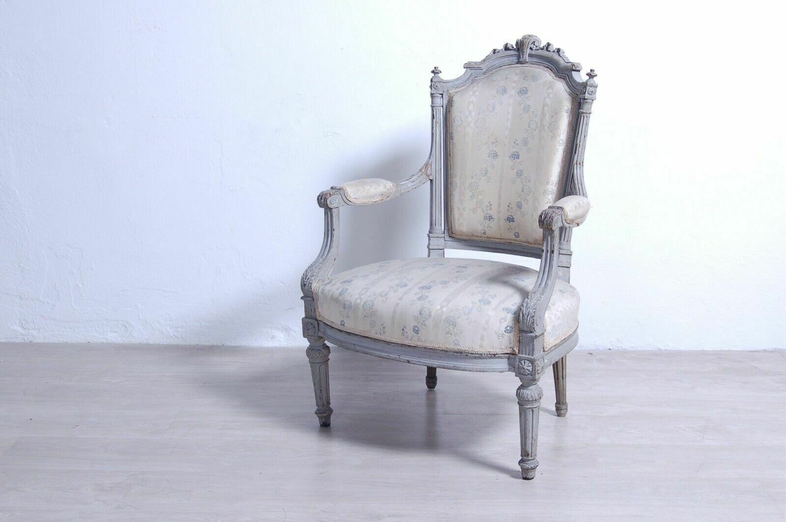 Antique Louis XVI Style Armchair From The End Of The 19th Century In Wood Antique Old Seat