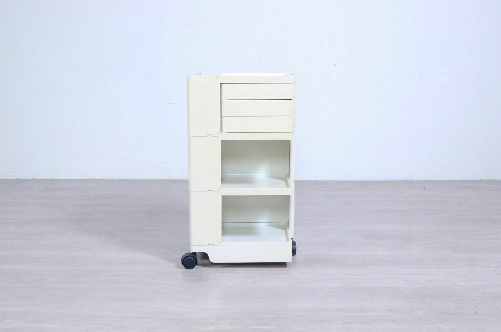 Boby Joe Colombo Bieffeplast 70s White Carello Side Table Cabinet With Wheels photo Furniture