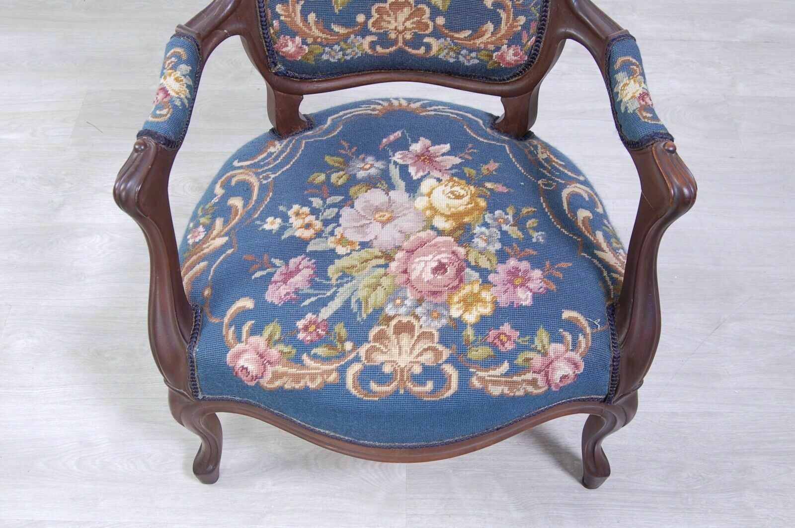 Chair With Armrests Antique Armchair In Carved Wood With Floral Fabric photo vinterior