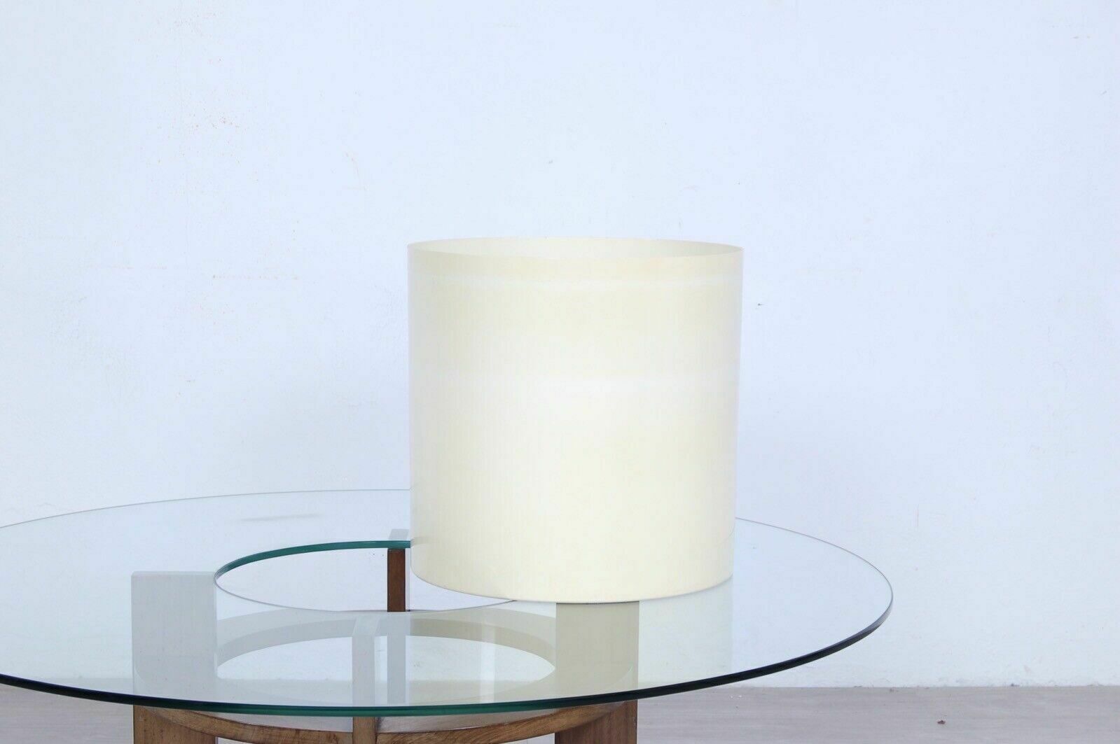Round Coffee Table Design From The 70s With Giano Artemide Vase Holder photo buy