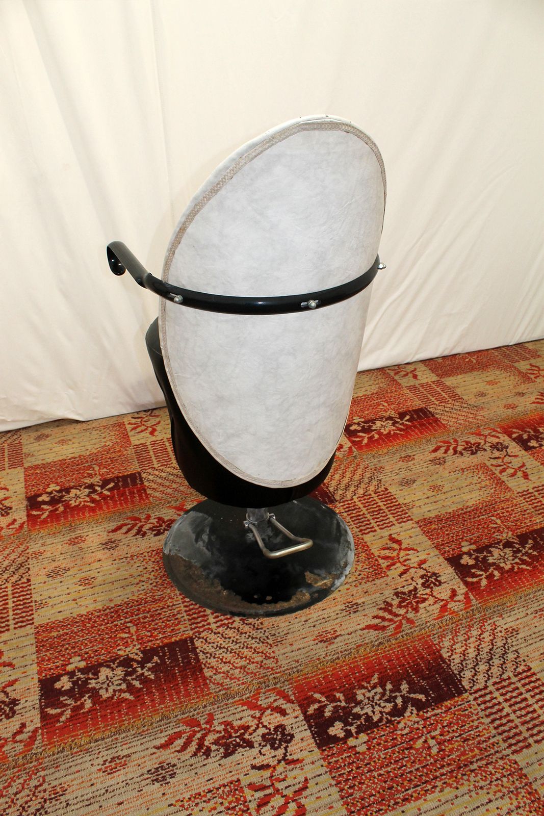Leather Swivel Hairdressing Salon Chair, 1980´S photo Furniture