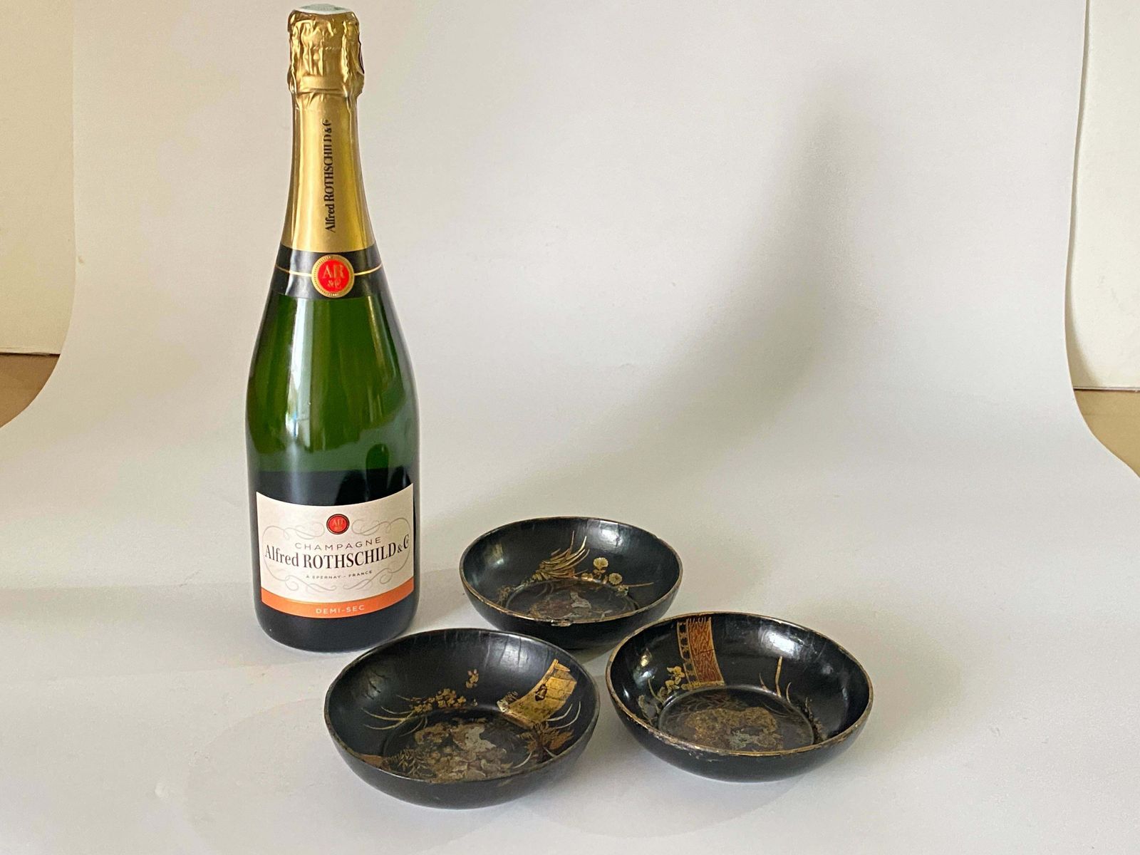 Japanese Laquered Papier Mâché Circular Cups Hand Painted, Circa 1910 Set Of 3 photo buy