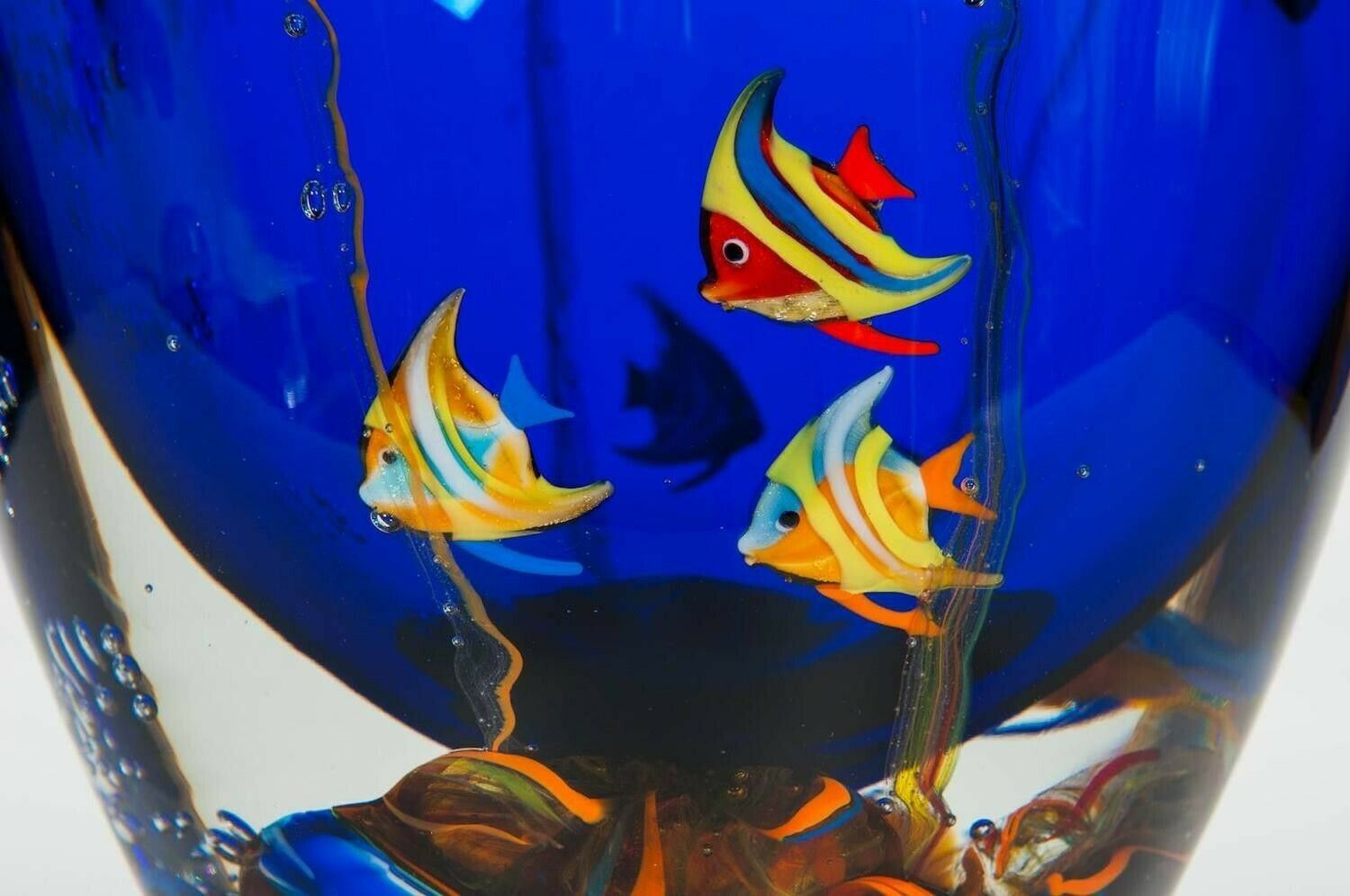 Massive Italian Vase Aquarium With Fishes In Blown Murano Glass 1980s photo vinterior