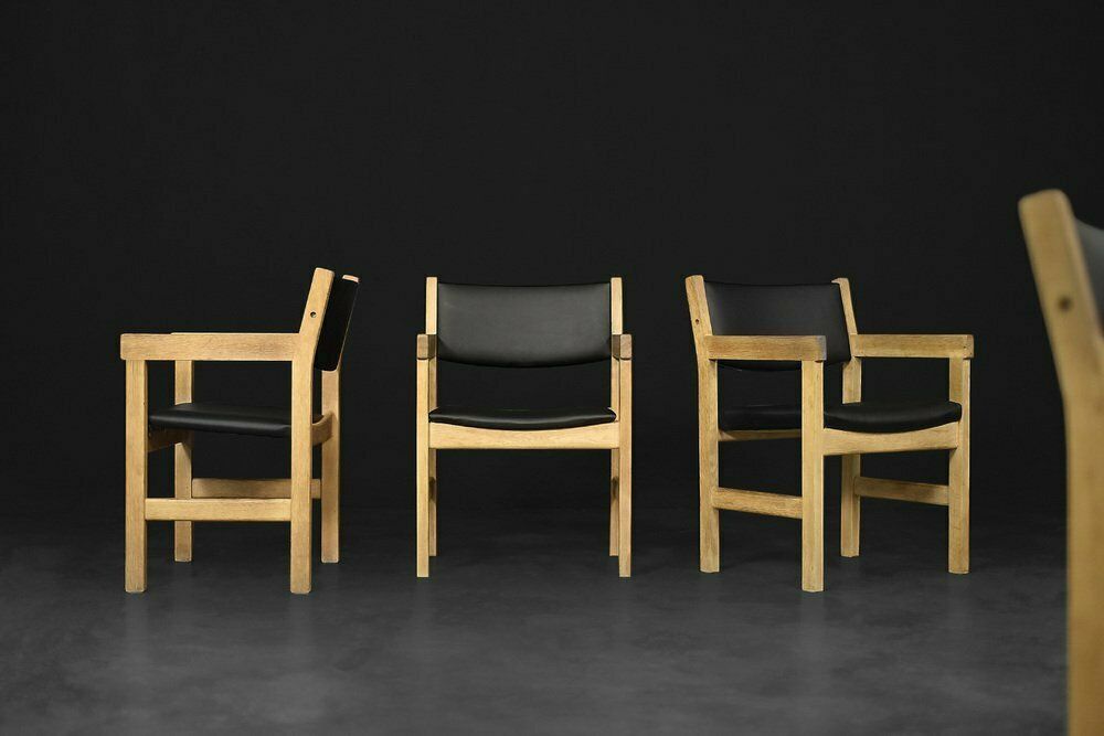 photo for sale Mid Century Modern Danish Oak Chairs By Hans J. Wegner For Getama, 1960s, Set Of 4