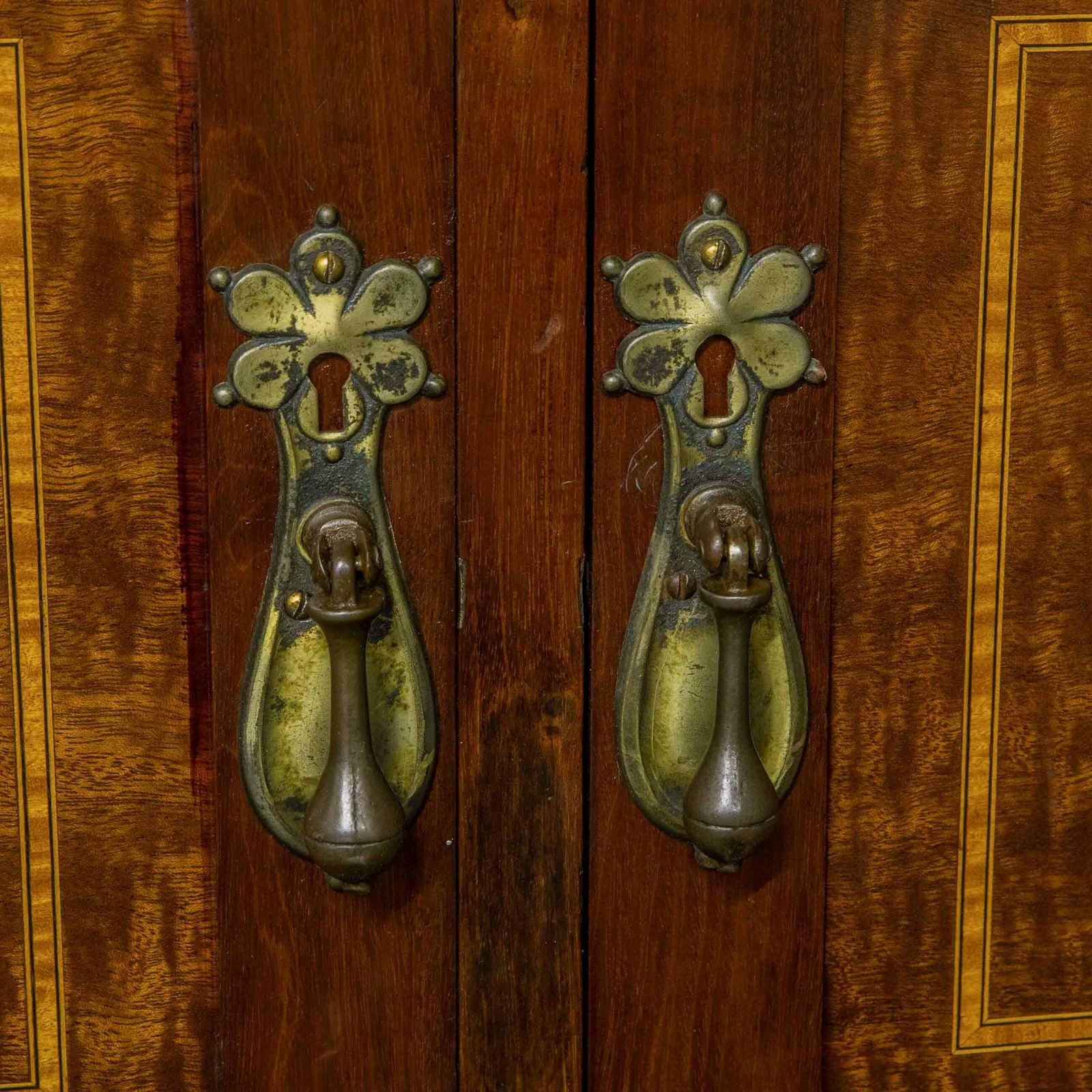 1295.0 Edwardian Mahogany Washstand photo