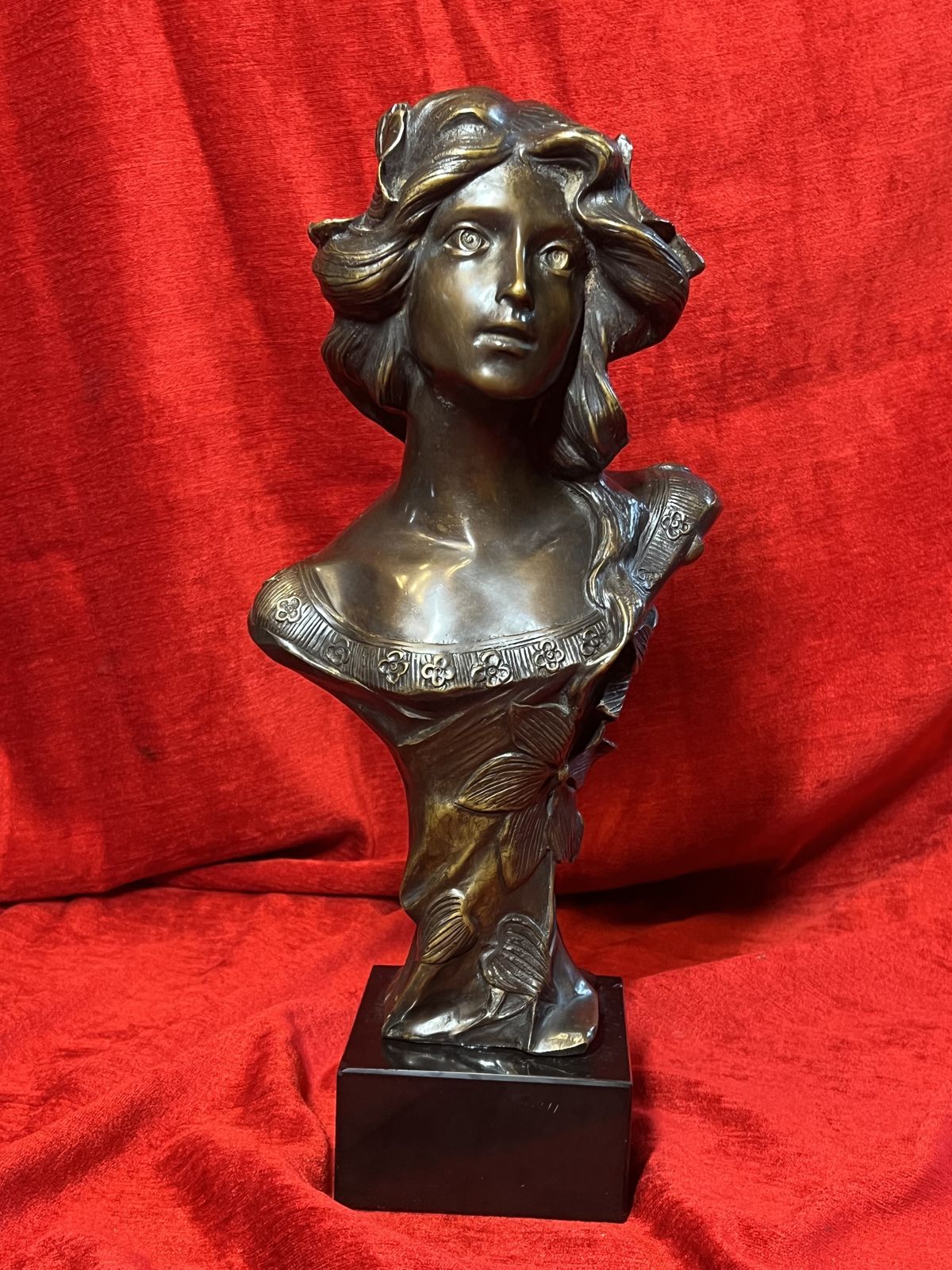 Art Nouveau Mucha Bronze Idealised Female Bust With Floral Motifs Set Upon Black Marble Base