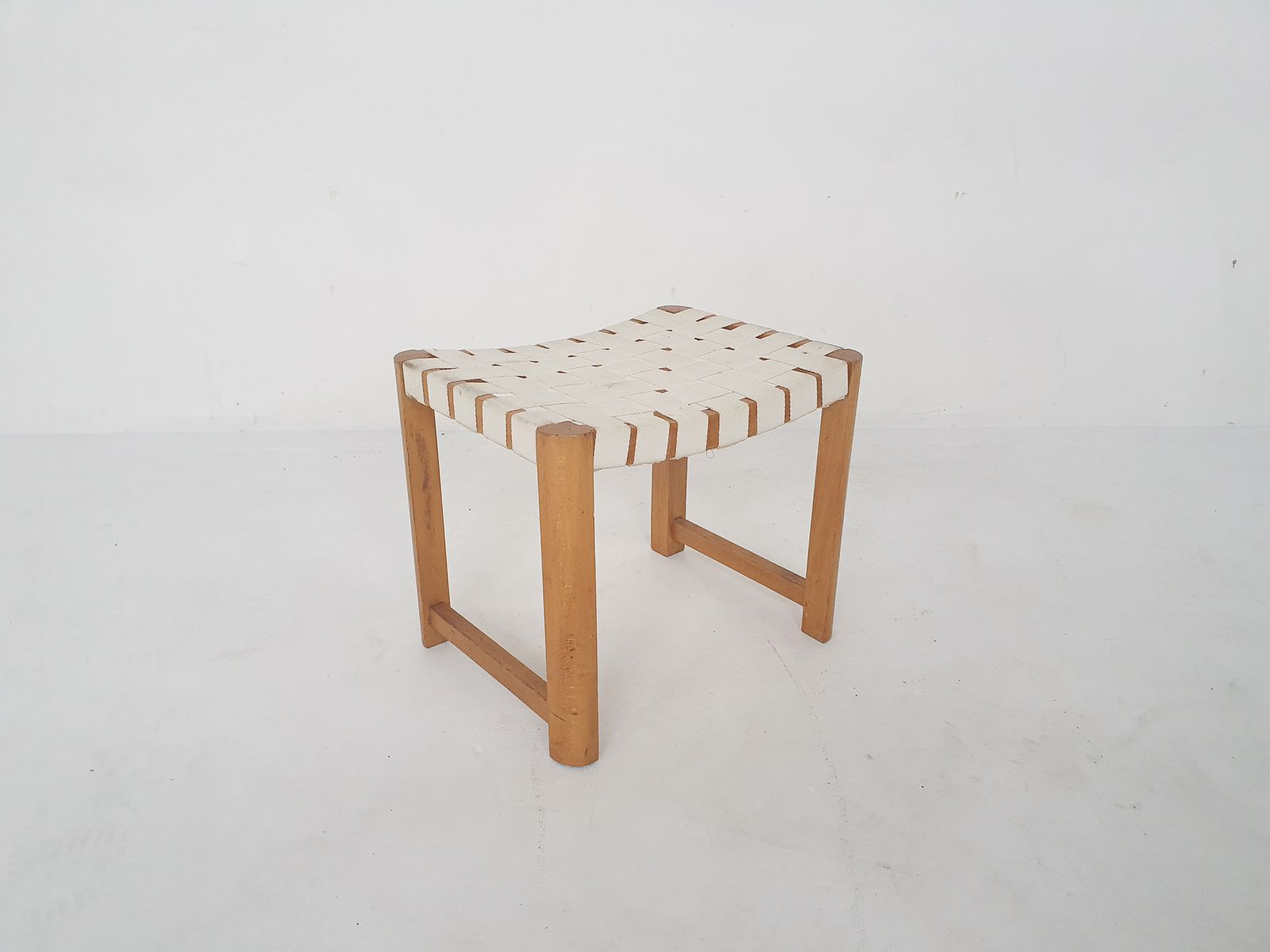 Scandinavisch Modern Houten Krukje Met Witte Banden, Jaren 1970 photo for sale