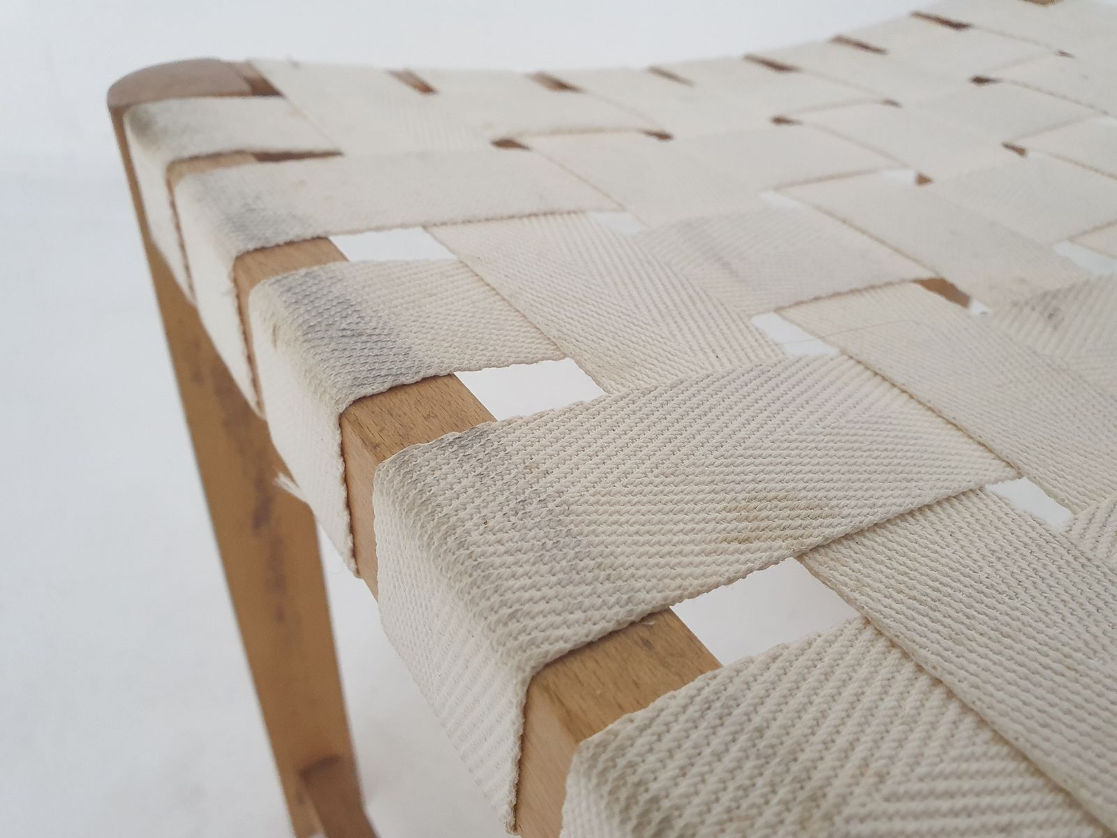 Scandinavisch Modern Houten Krukje Met Witte Banden, Jaren 1970 photo buy