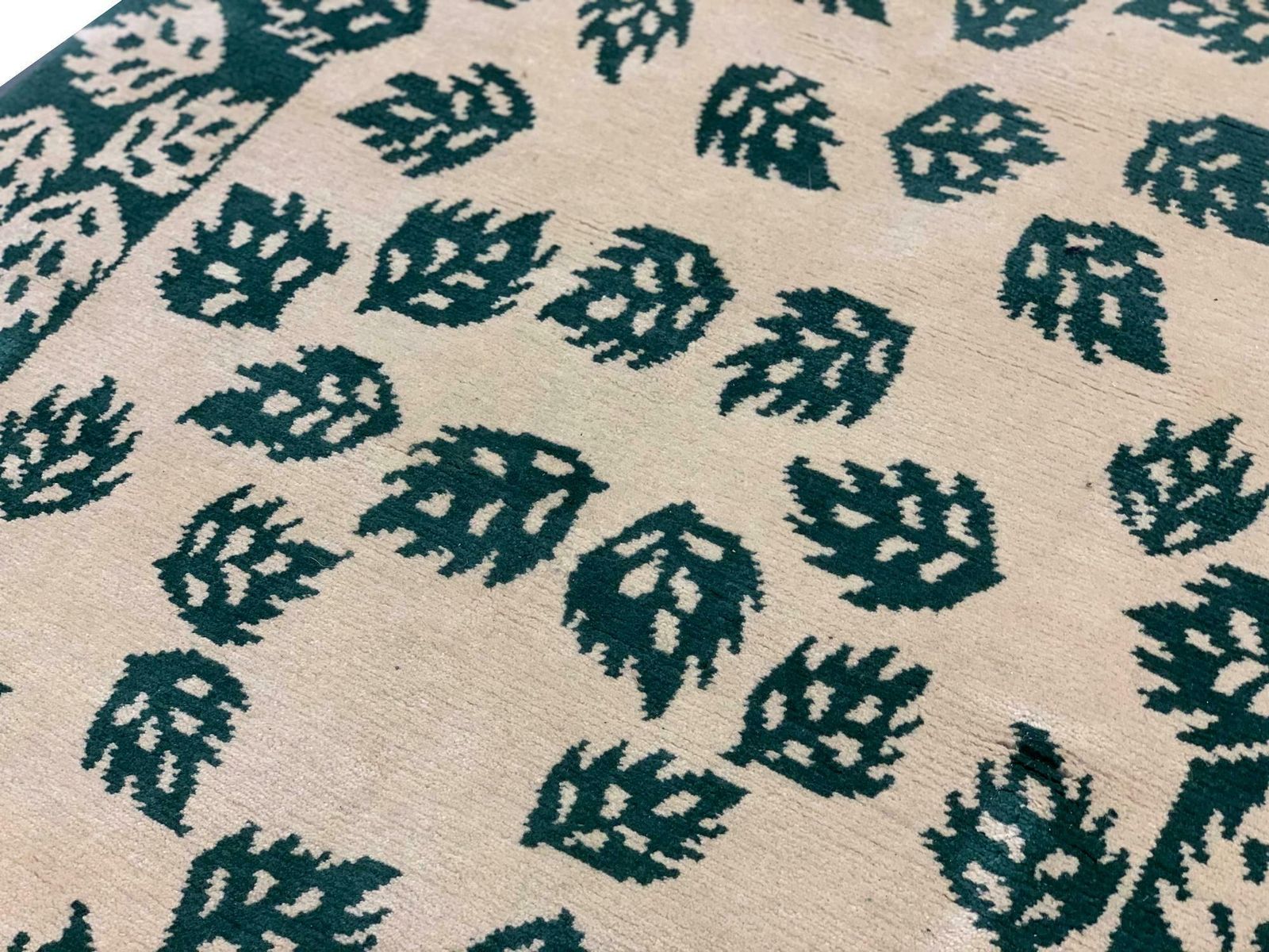 Green Modern Rug Handmade Carpet Cream Wool Area Rug For Home Decor photo Textiles