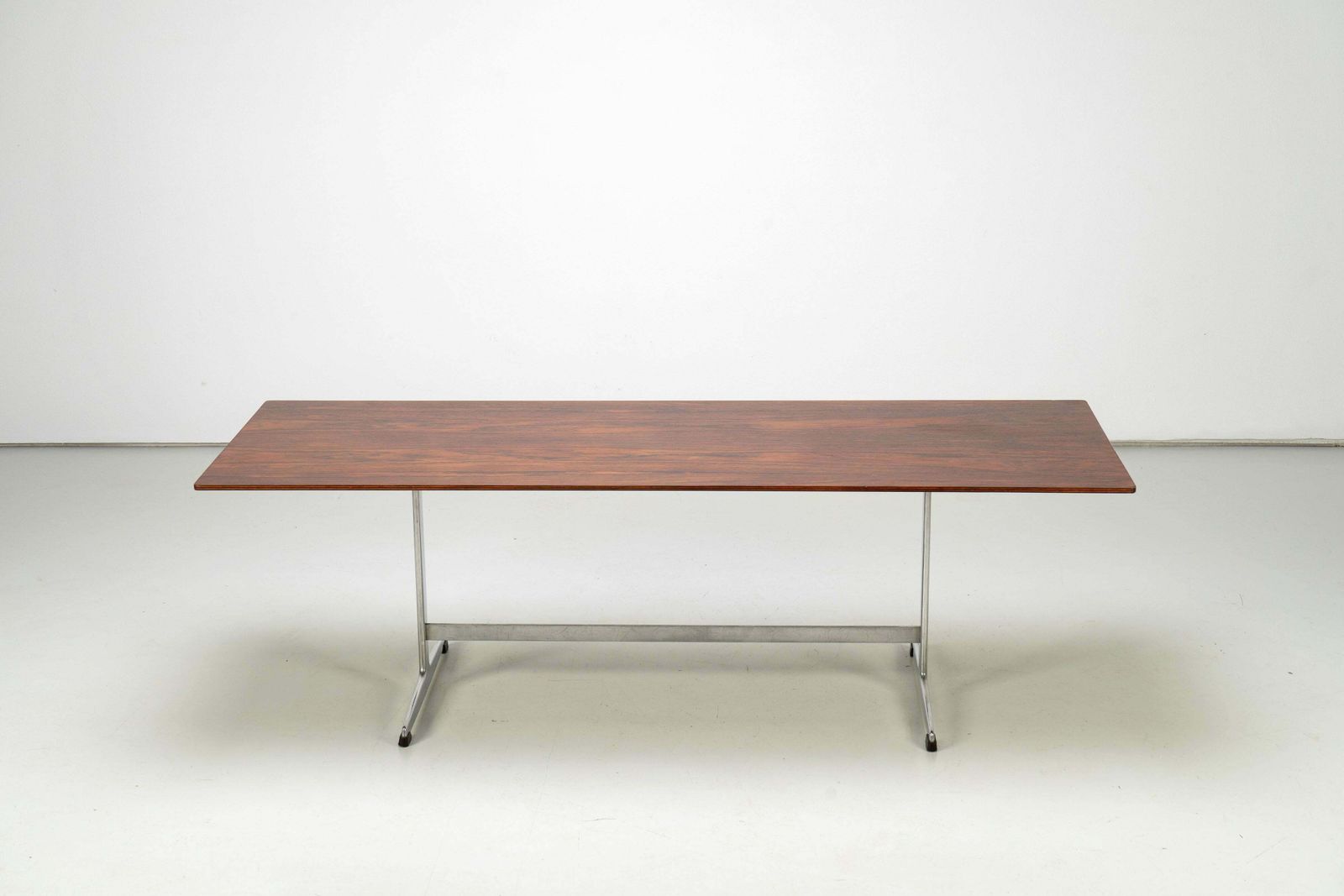 Danish Modern Rosewood Coffee Table By Arne Jacobsen For Fritz Hansen, 1960s photo vinterior