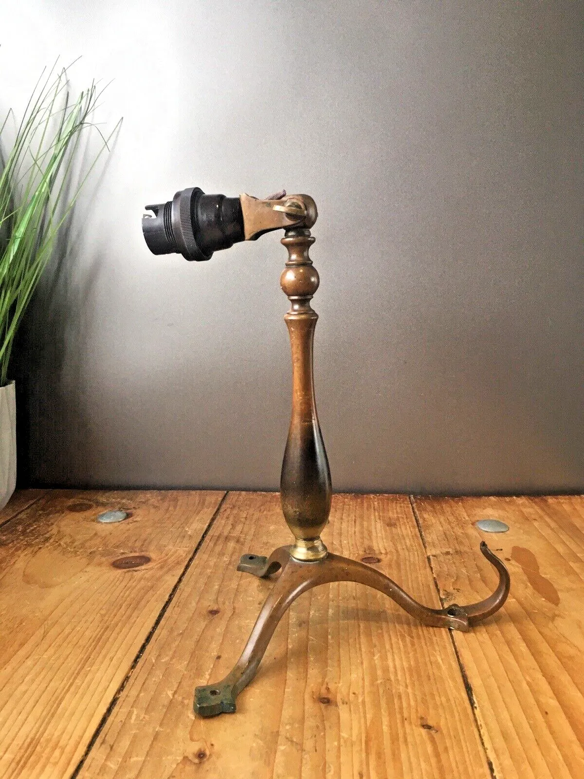 Antique Arts & Crafts Articulated Brass Candlestick Carriage Lamp Base Light