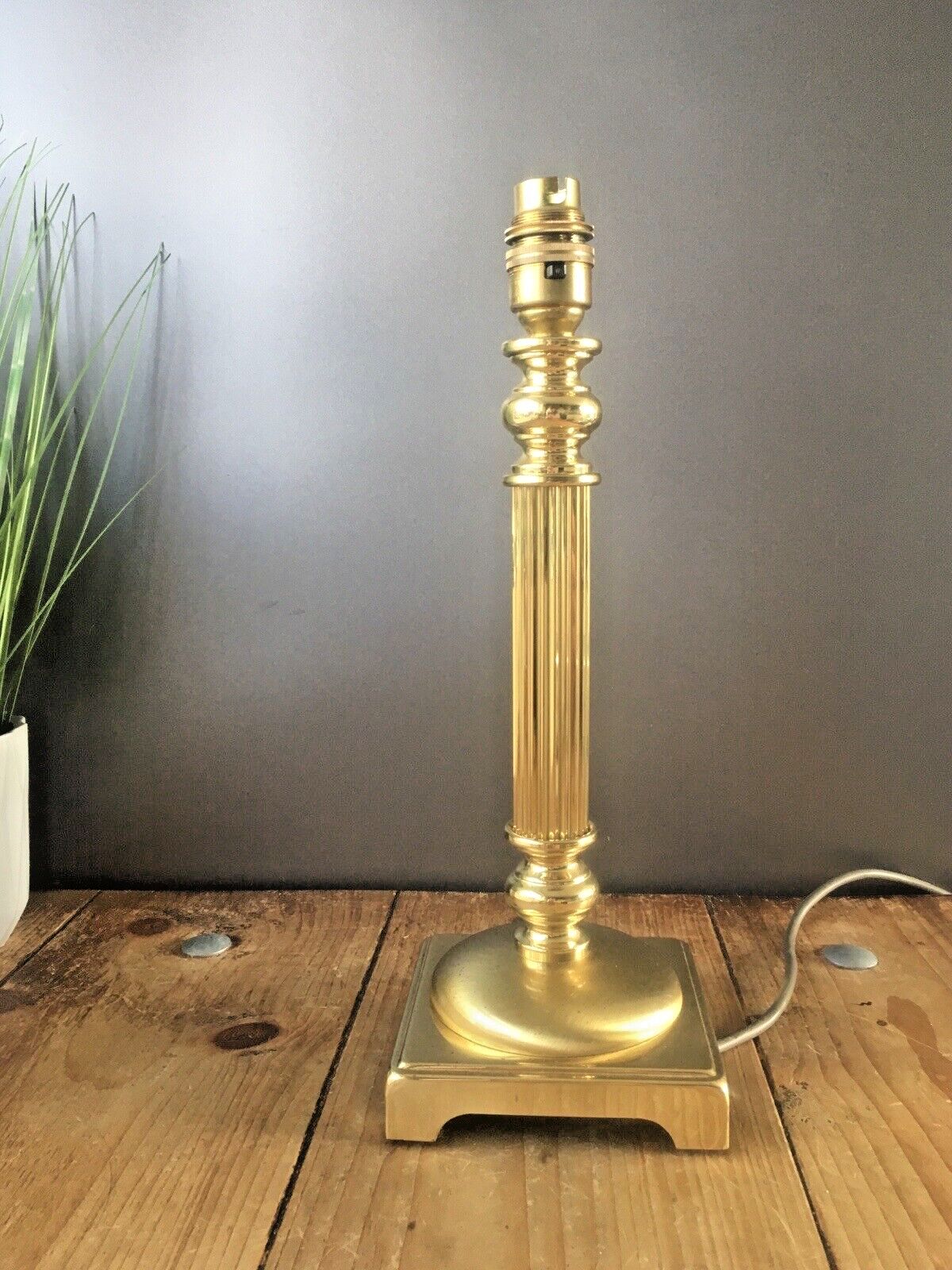 Vintage German Brass Corinthian Column Table Lamp Grand Antique Country House photo Lighting