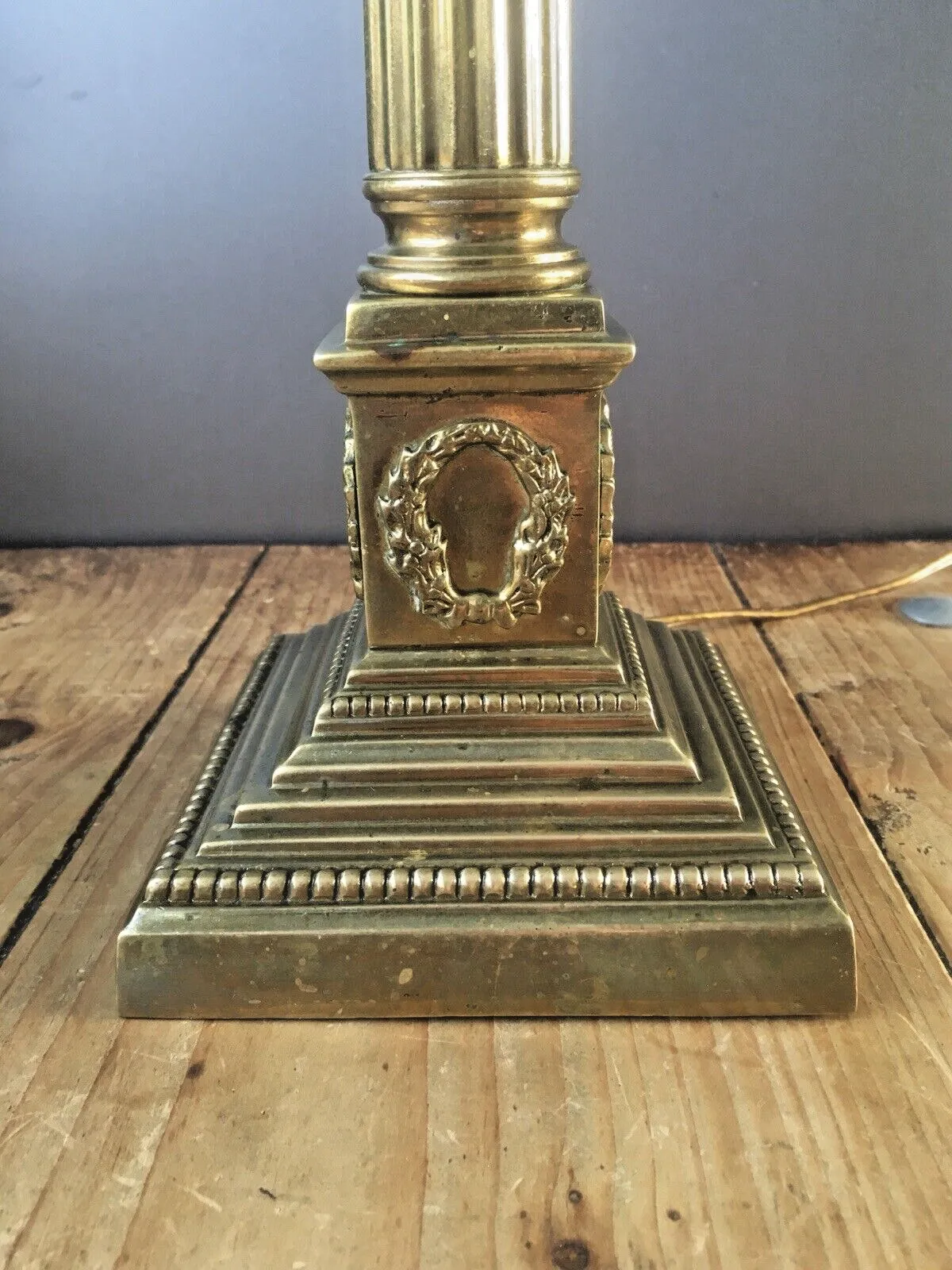 photo furniture Large Antique 20s Corinthian Column Table Lamp Acanthus Leaf Grand Country House