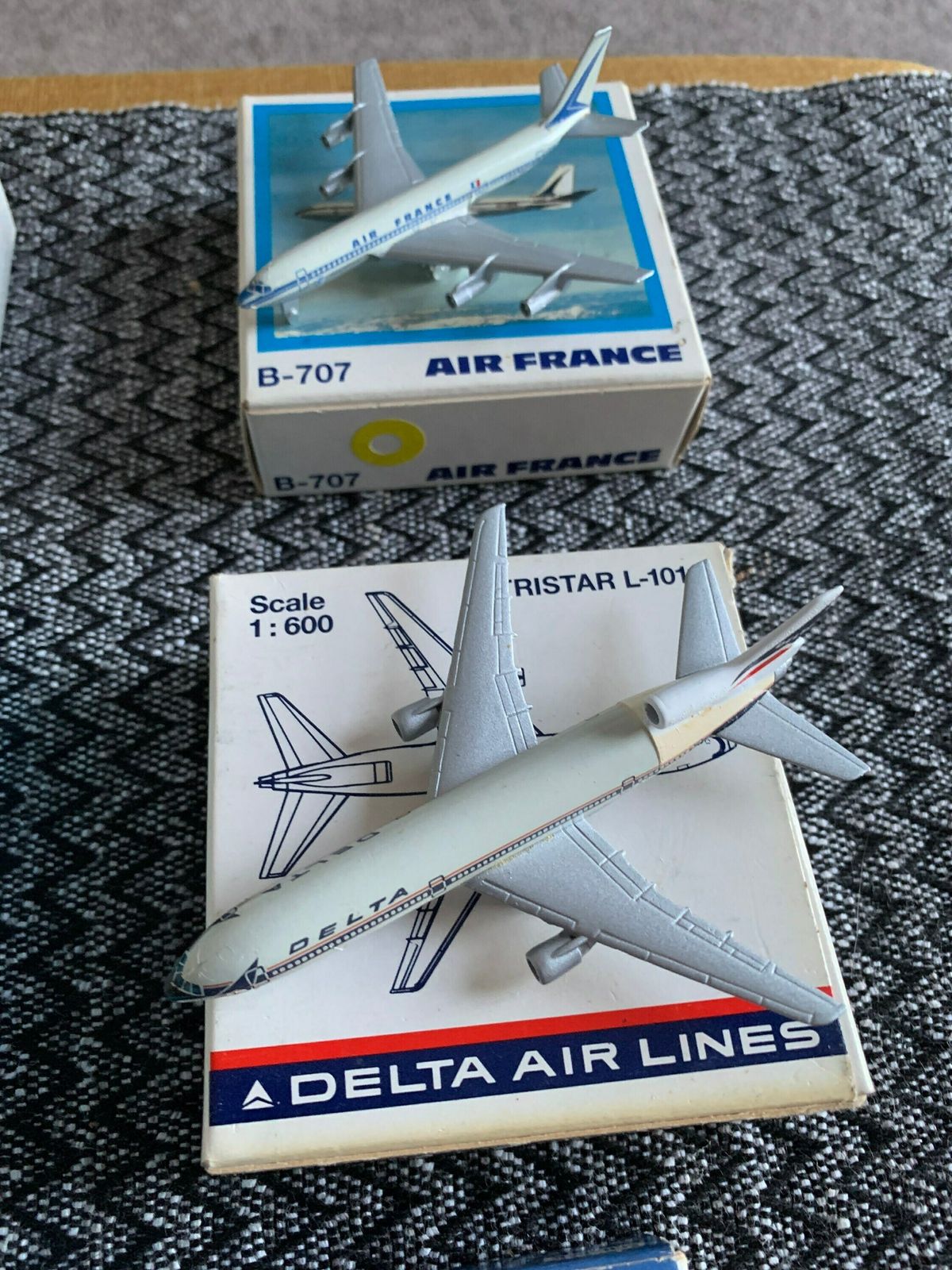 photo furniture Vintage Scale Model Airplanes Boxed And Unused X 6 Collectible Toys