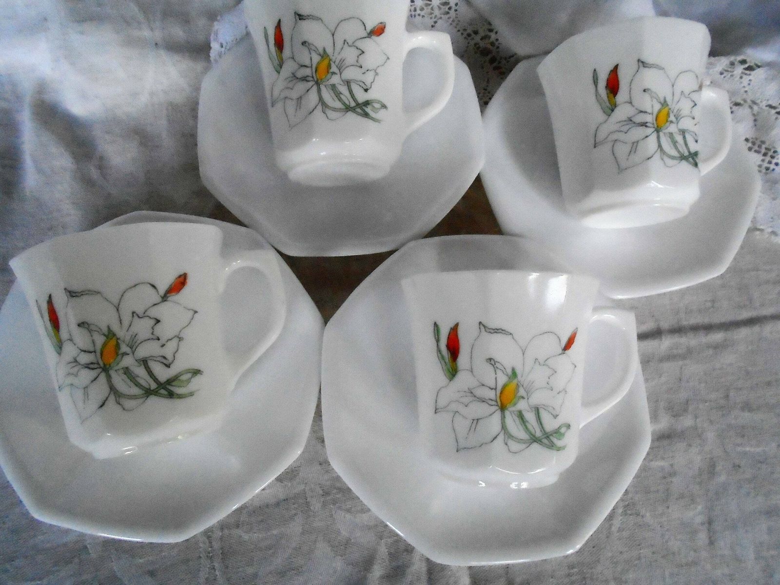 Vintage French Arcopal Teacups And Saucers, Set Of 4, Daffodil Design, 1960s photo buy
