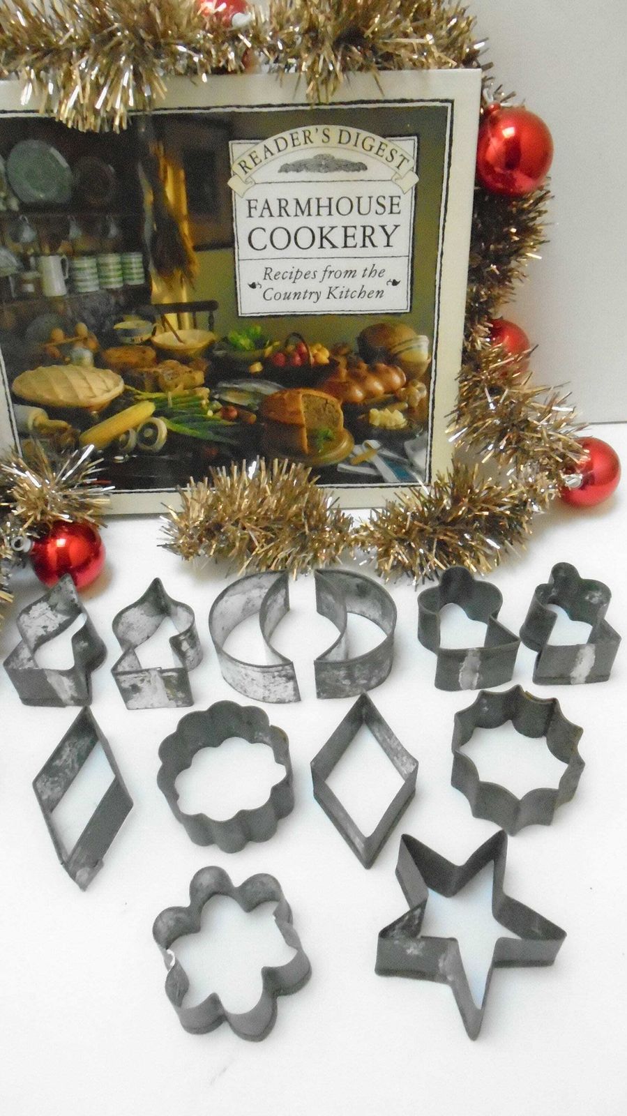 12 Antique French Metal Pastry. Cookie Or Scone Cutters, Christmas Tin Cutters, Angels, Stars, Diamonds photo vintage