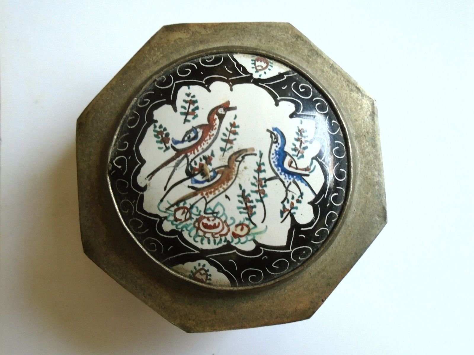 Vintage Zilveren Doosje Met Handgeschilderd Email Inlegwerk photo for sale