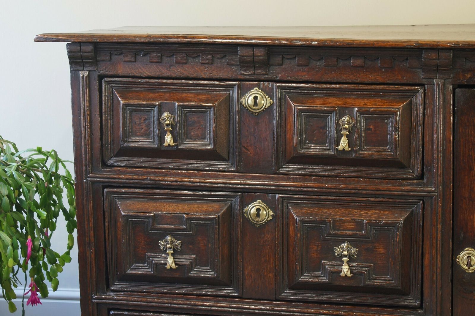 17th Century Oak Cushion Moulded Dresser Base photo 5900.0