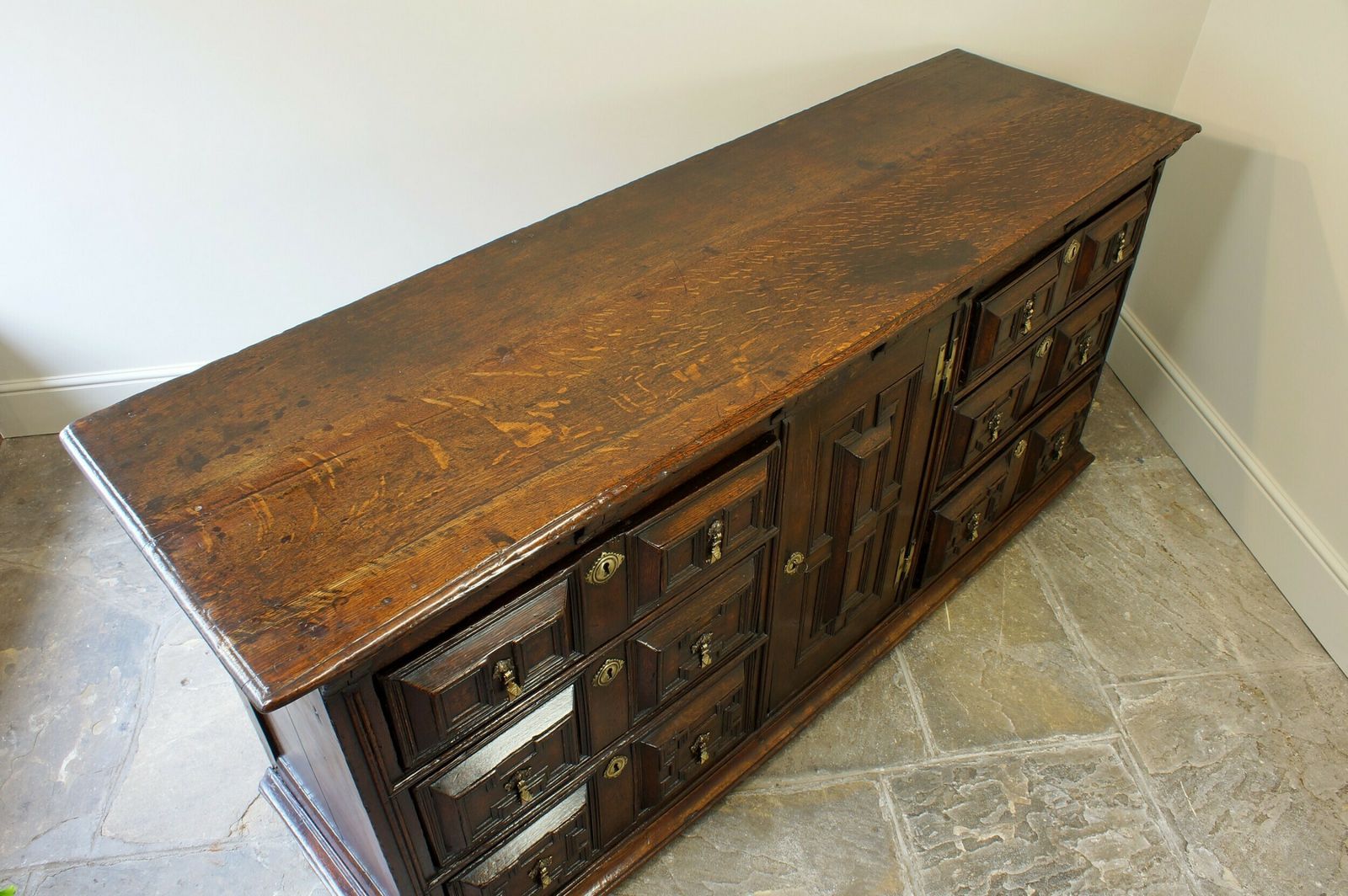 photo buy 17th Century Oak Cushion Moulded Dresser Base