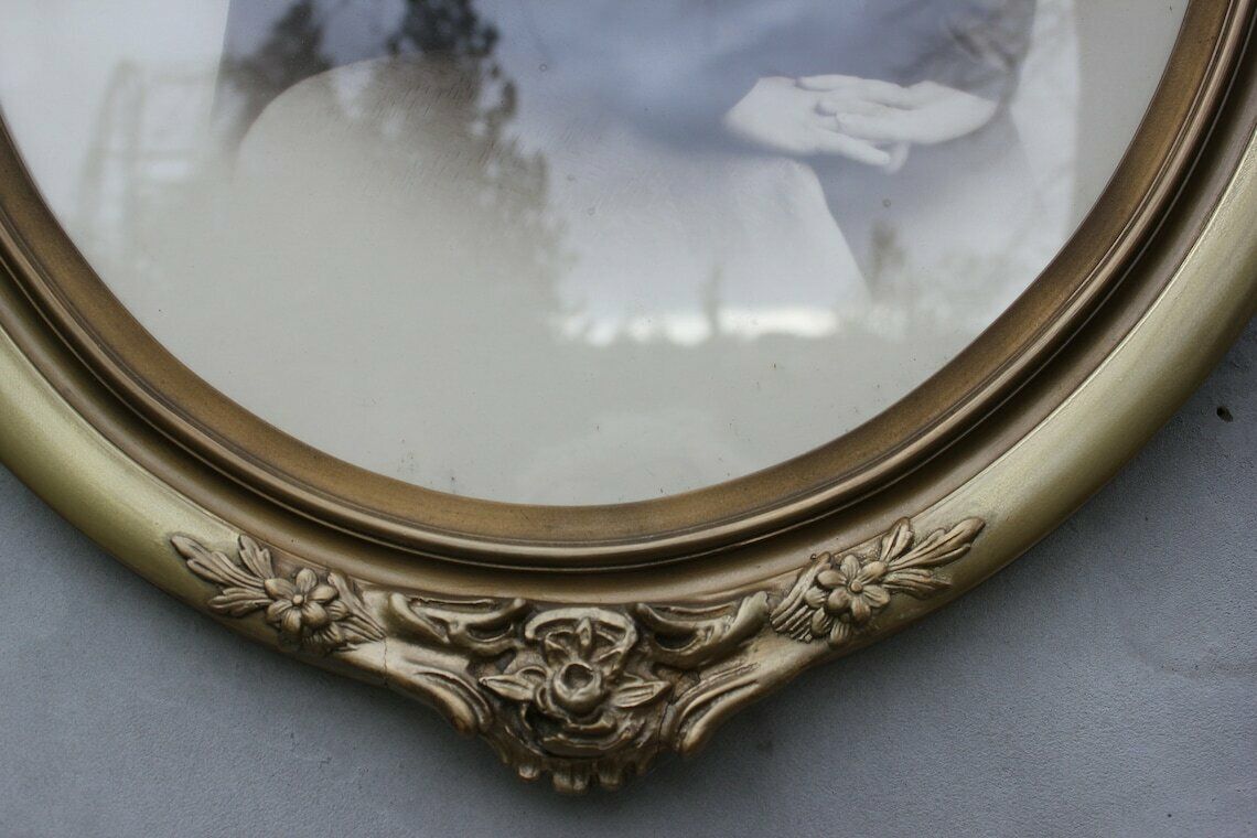 Antique Wood And Gilded Plaster Frame 1900's Large Family Portrait Framed Black And White Photo For Wall Hanging photo 203.0