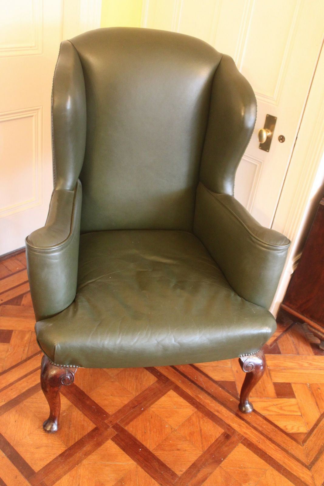 Late 19th/Early 20th Century Queen Anne Style Wing Chair In Green Hide photo vinterior