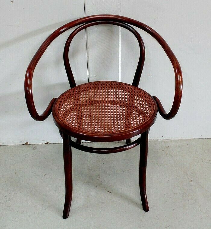 Thonet Armchair N°209 “Le Corbusier” – 1920 photo furniture