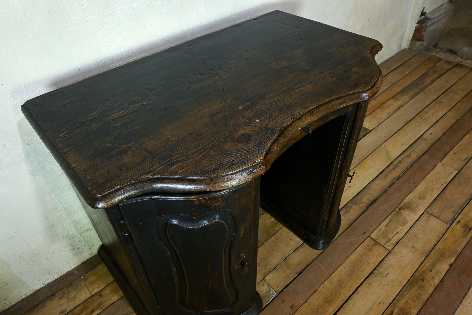 A 17th Century North Italian Ebonised Baroque Desk photo 2100.0