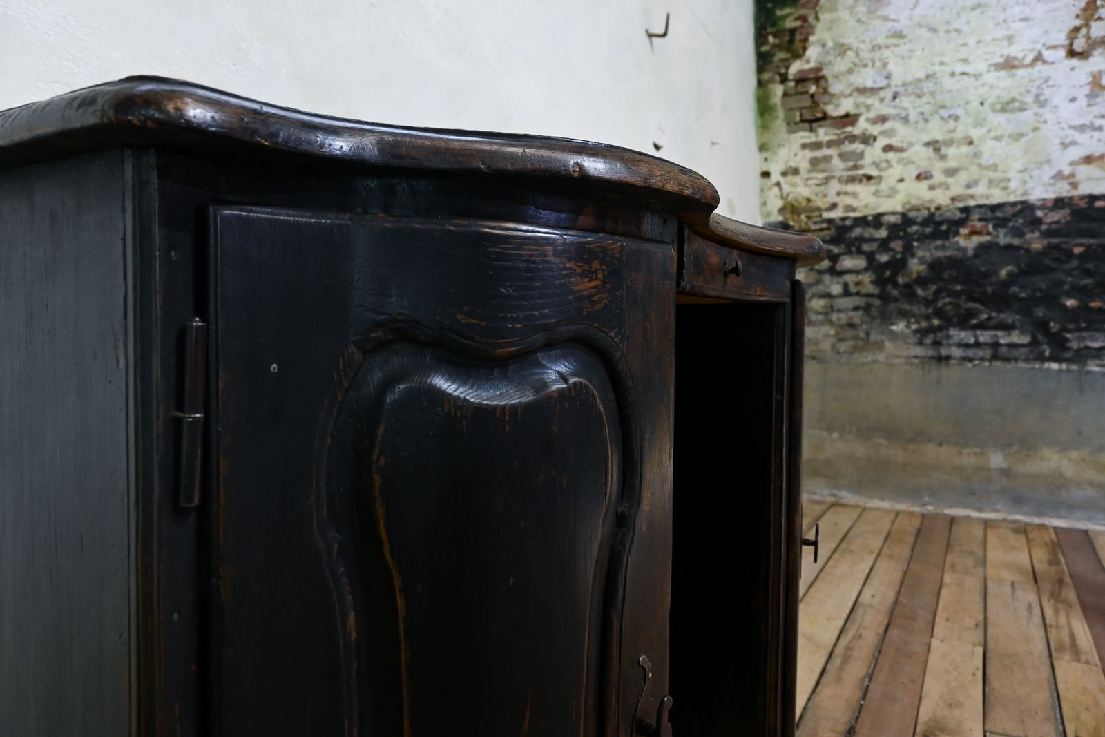 photo buy A 17th Century North Italian Ebonised Baroque Desk