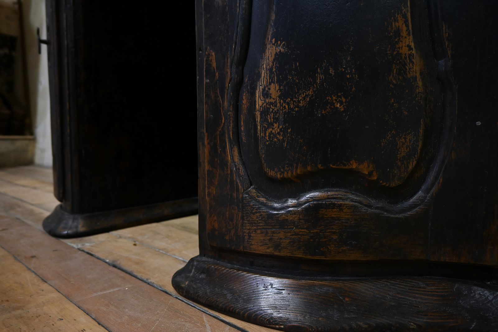 photo vintage A 17th Century North Italian Ebonised Baroque Desk
