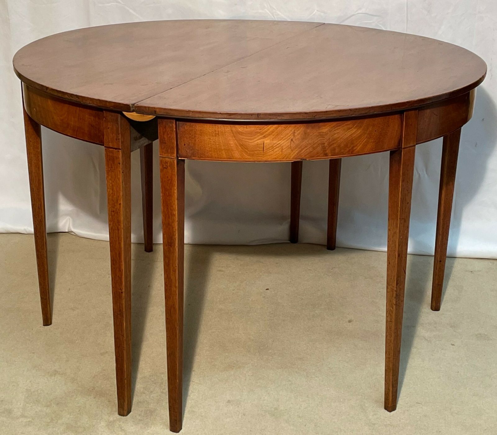 photo furniture Georgian Dining Table (Demi Lune Ends)