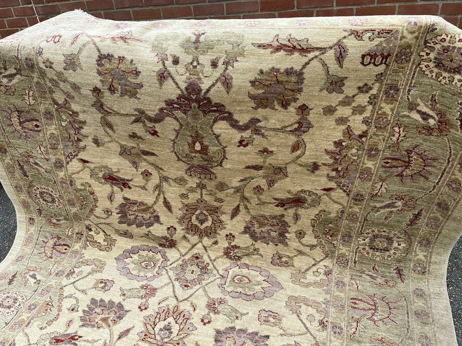 Country House Carpet/ Rug, Superb Quality. Floral Pattern photo 745.0