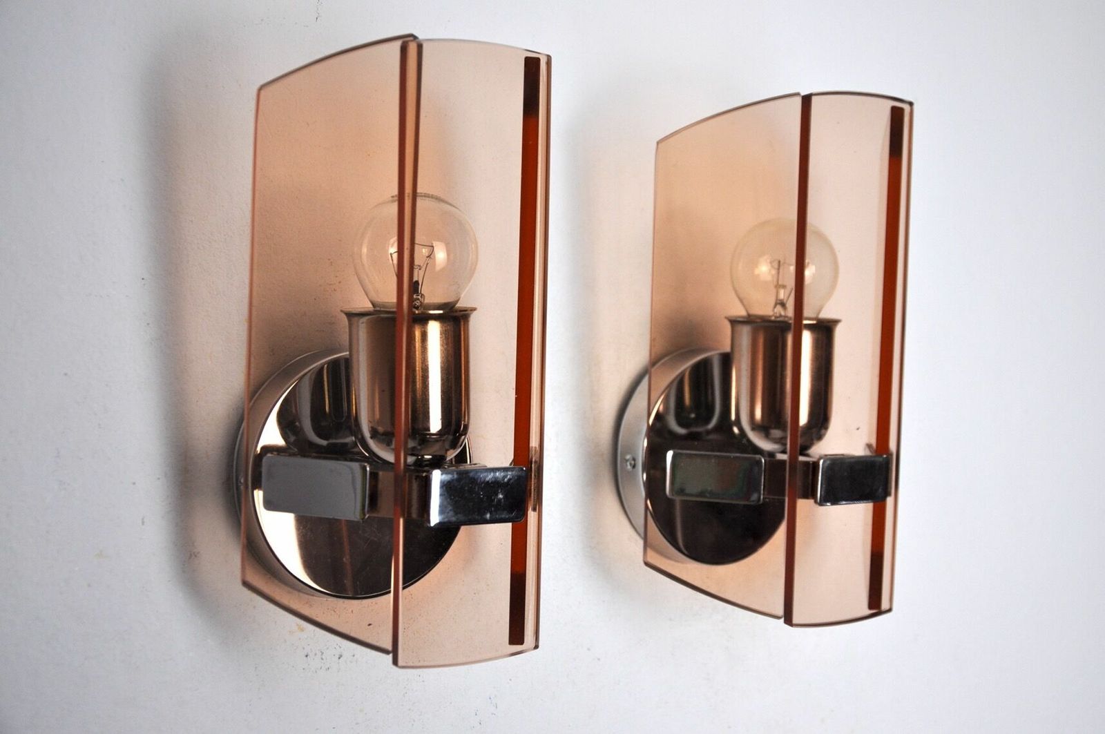 Pair Of Veca Wall Lamps In Pink Murano Glass Italy 1970 photo vintage