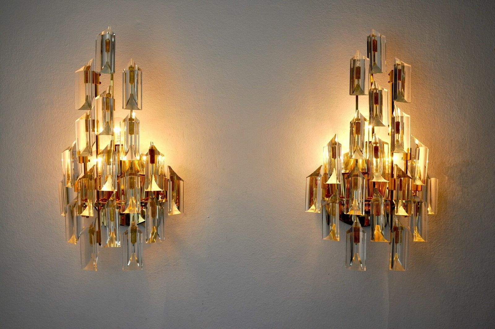 photo for sale Pair Of Oscar Torlasco Sconces, Triedri Glass, Italy, 1970