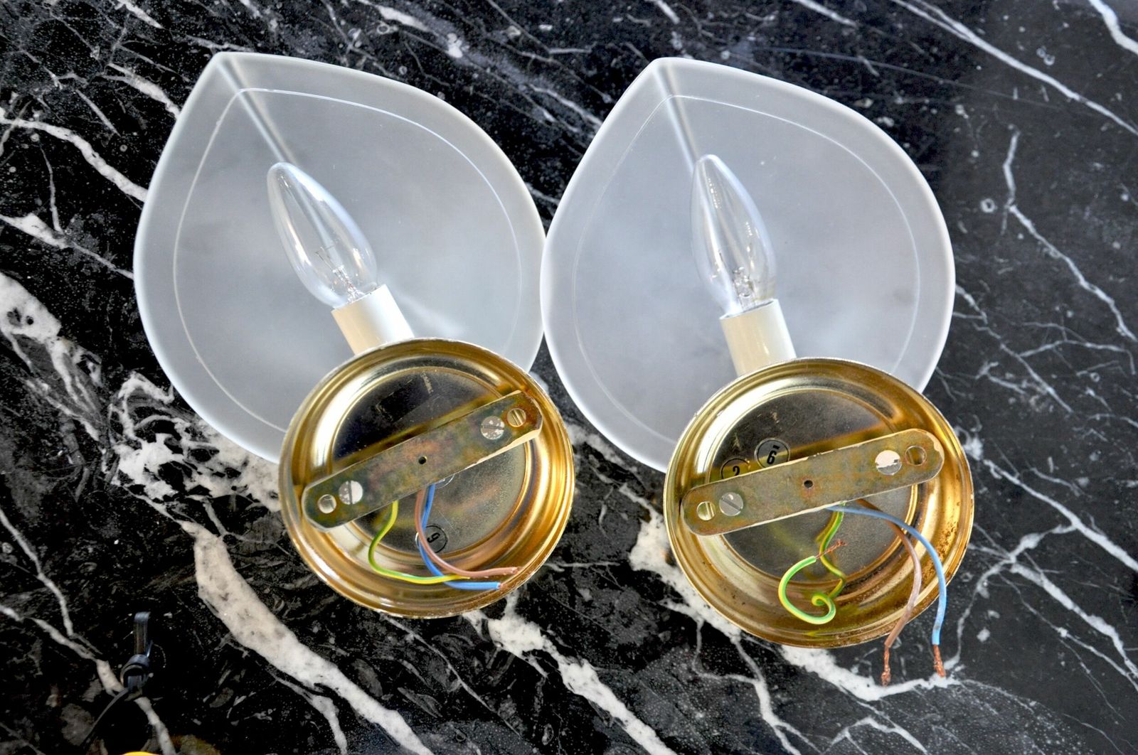 Pair Of "Leaf" Sconces In Opaque Glass, Murano, Italy 1980 photo Lighting