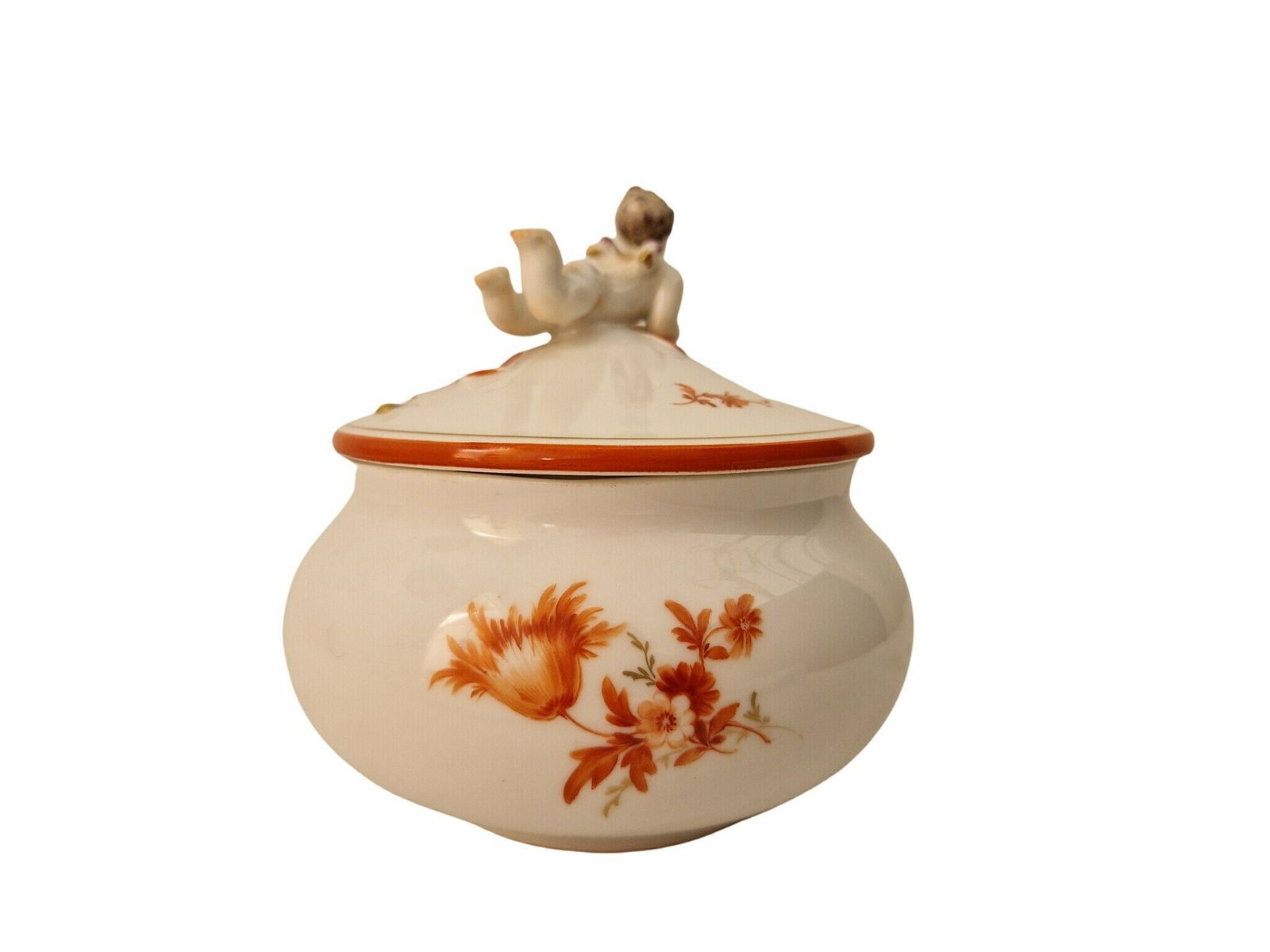 Antiek Meissen porseleinen dekselschaal van Paul Scheurich – Duits keramisch sieradendoosje met cherubijnfiguur photo for sale