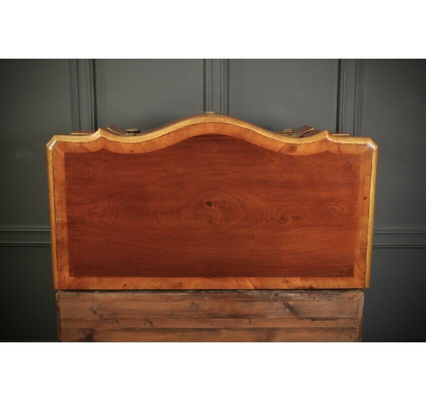 photo vinterior Large Walnut Serpentine Shaped Chest