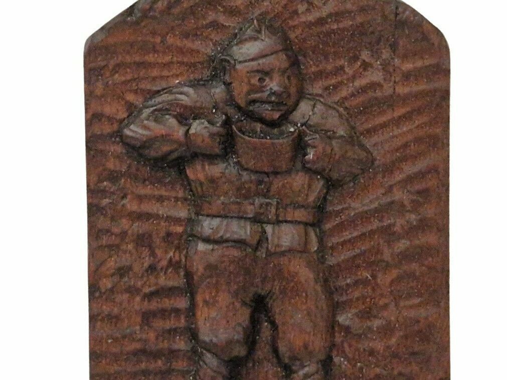 Wo1 Loopgraafkunst Gesneden Plaquette, Zoömorfische Karikatuur Wanddecoratie, Antiek Frans Militair Souvenir photo for sale