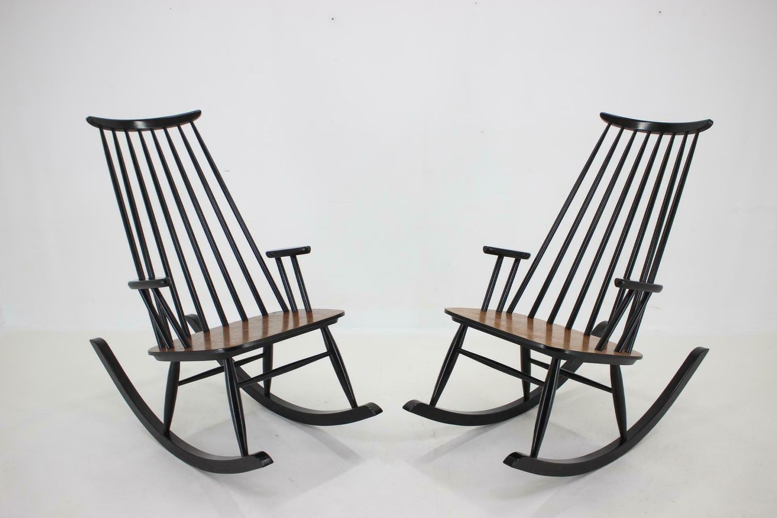 Paar Beukenhouten Schommelstoel, Varjonen Puunjalostus, Finland, Ca. Jaren 1960 photo furniture